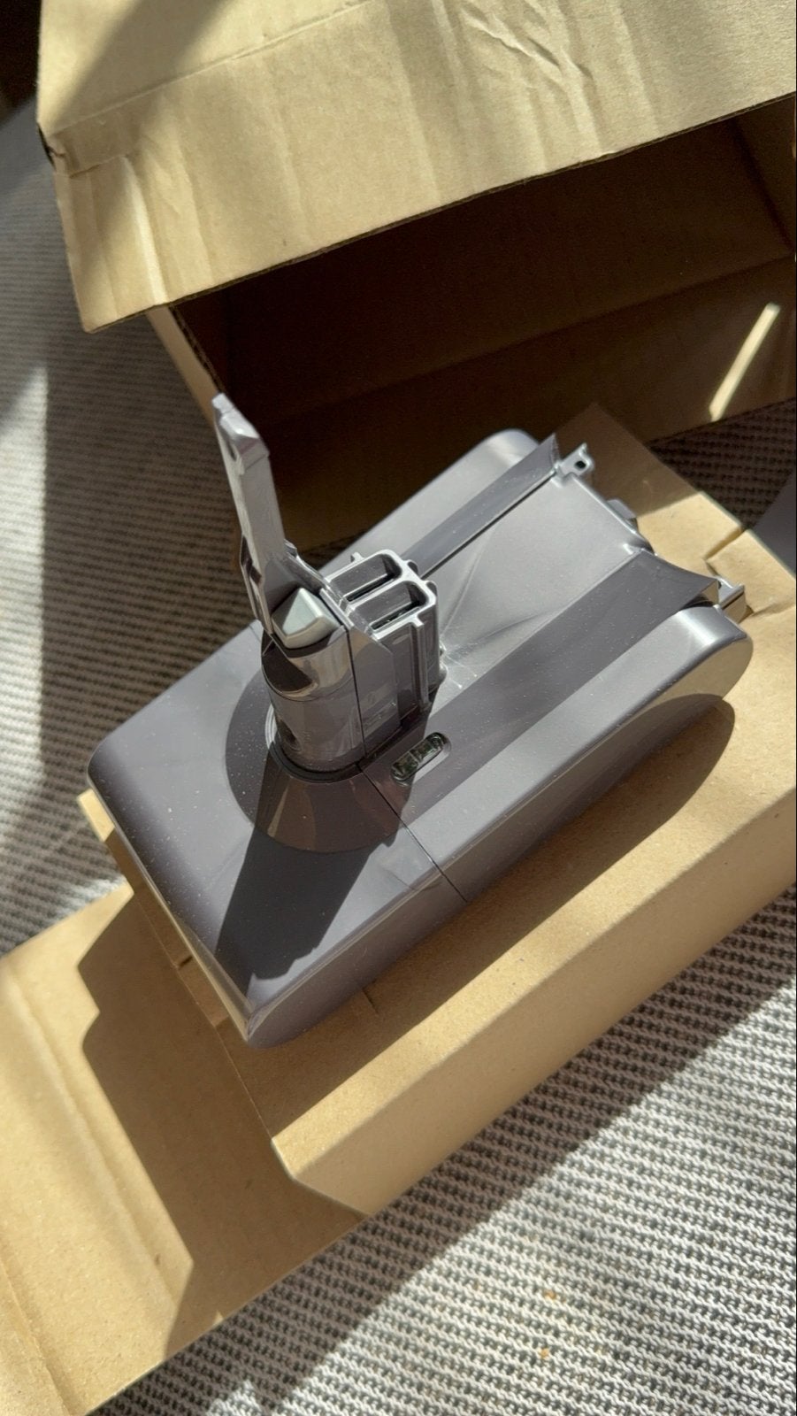 Dyson V8 Accu - Nieuw in doos, Ophalen of Verzenden, Nieuw, Steelstofzuiger, Dyson