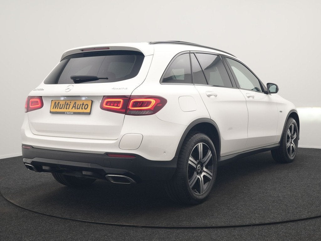 Mercedes-Benz GLC 300e 4MATIC Advantage PHEV 313pk Dealer O., Auto's, Mercedes-Benz, Automaat, Gebruikt, Zwart, 4 cilinders