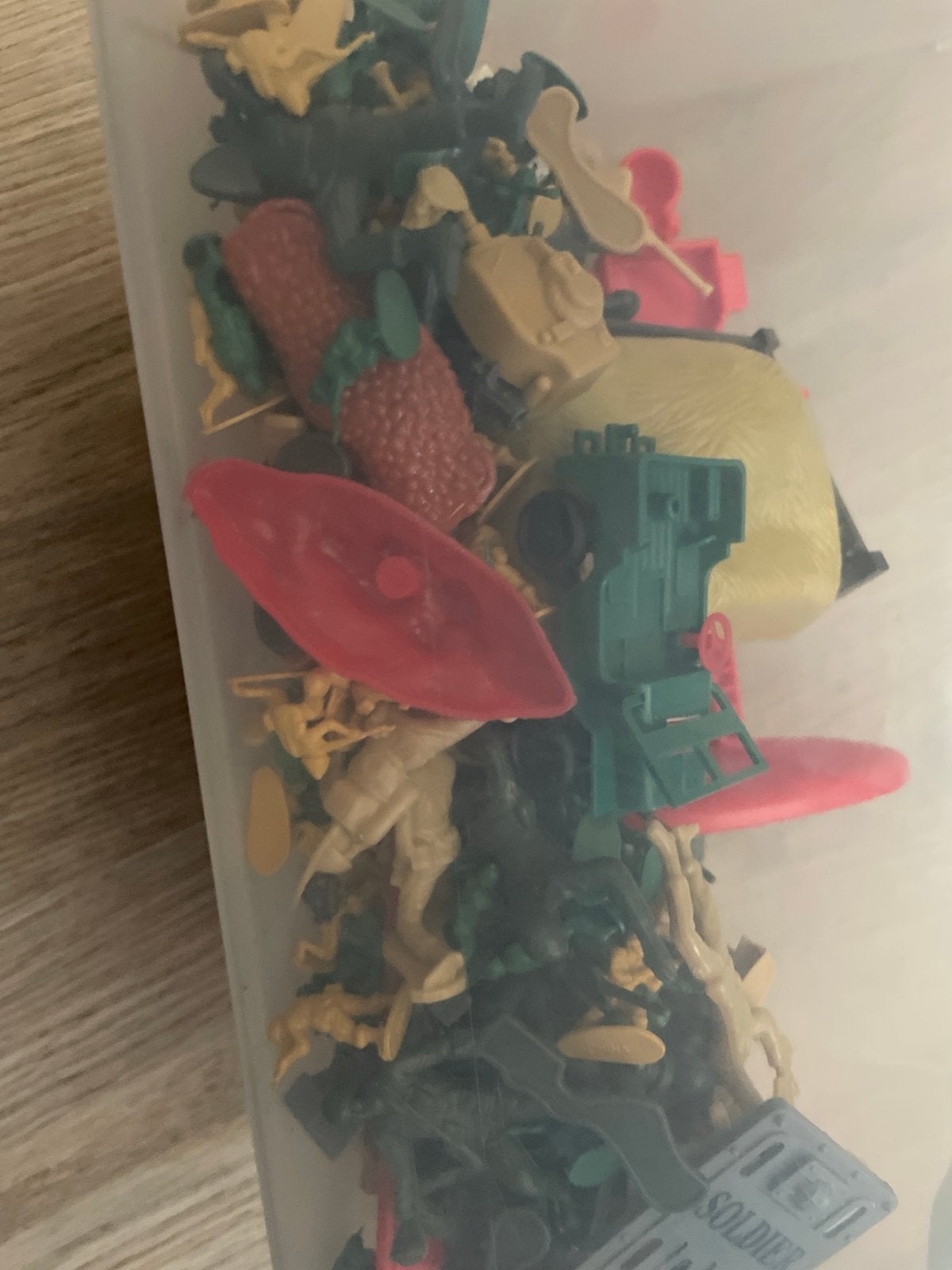 Grote doos met speelgoedsoldaatjes en accessoires, Ophalen of Verzenden, Gebruikt