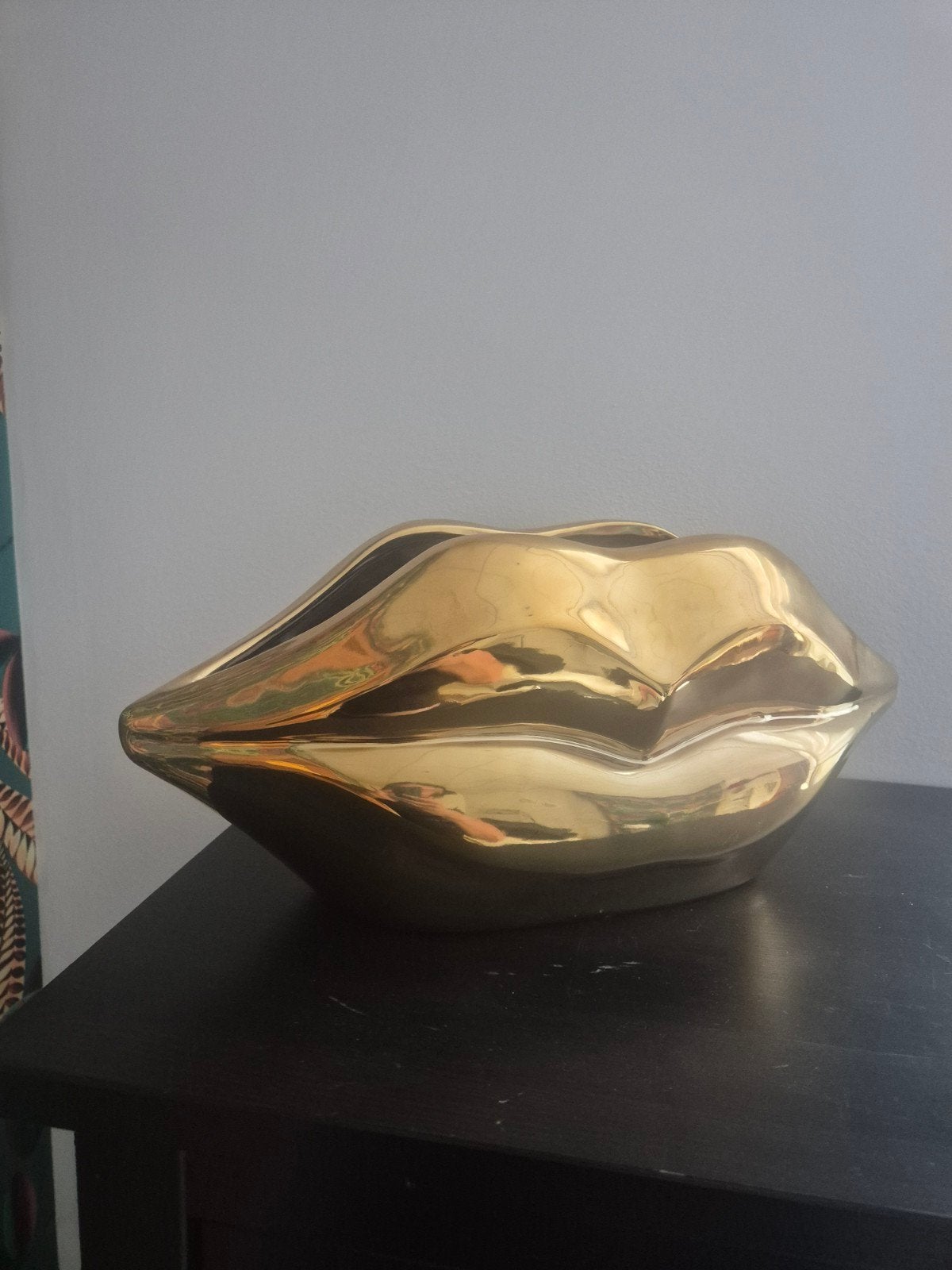 Gouden lippen schaal - decoratieve fruitschaal, Huis en Inrichting, Ophalen, Overige materialen, Schaal, Zo goed als nieuw