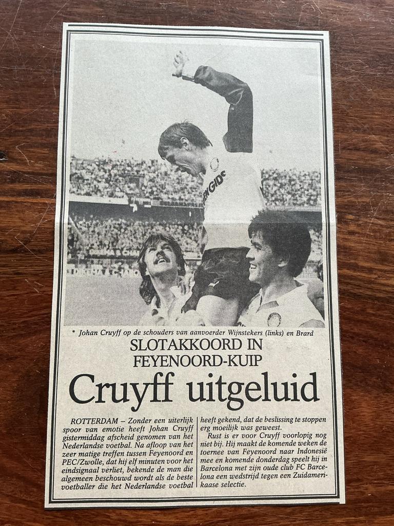 Voetbal krantenartikel Cruijff uitgeluid mei 1984 Feyenoord, Ophalen of Verzenden, Knipsel(s)