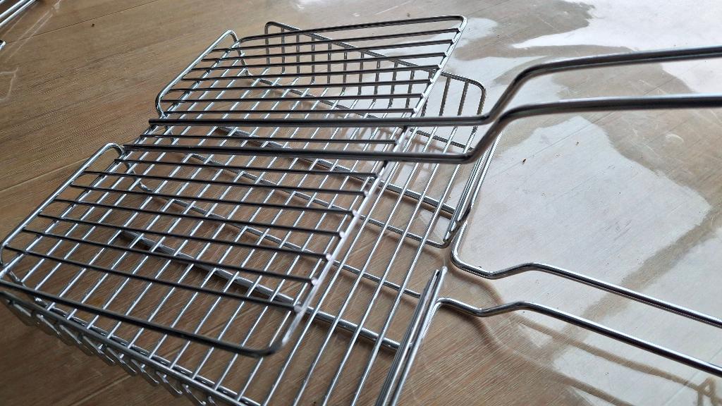 BBQ grilmand en worstentang, Ophalen of Verzenden, Nieuw, Onbekend