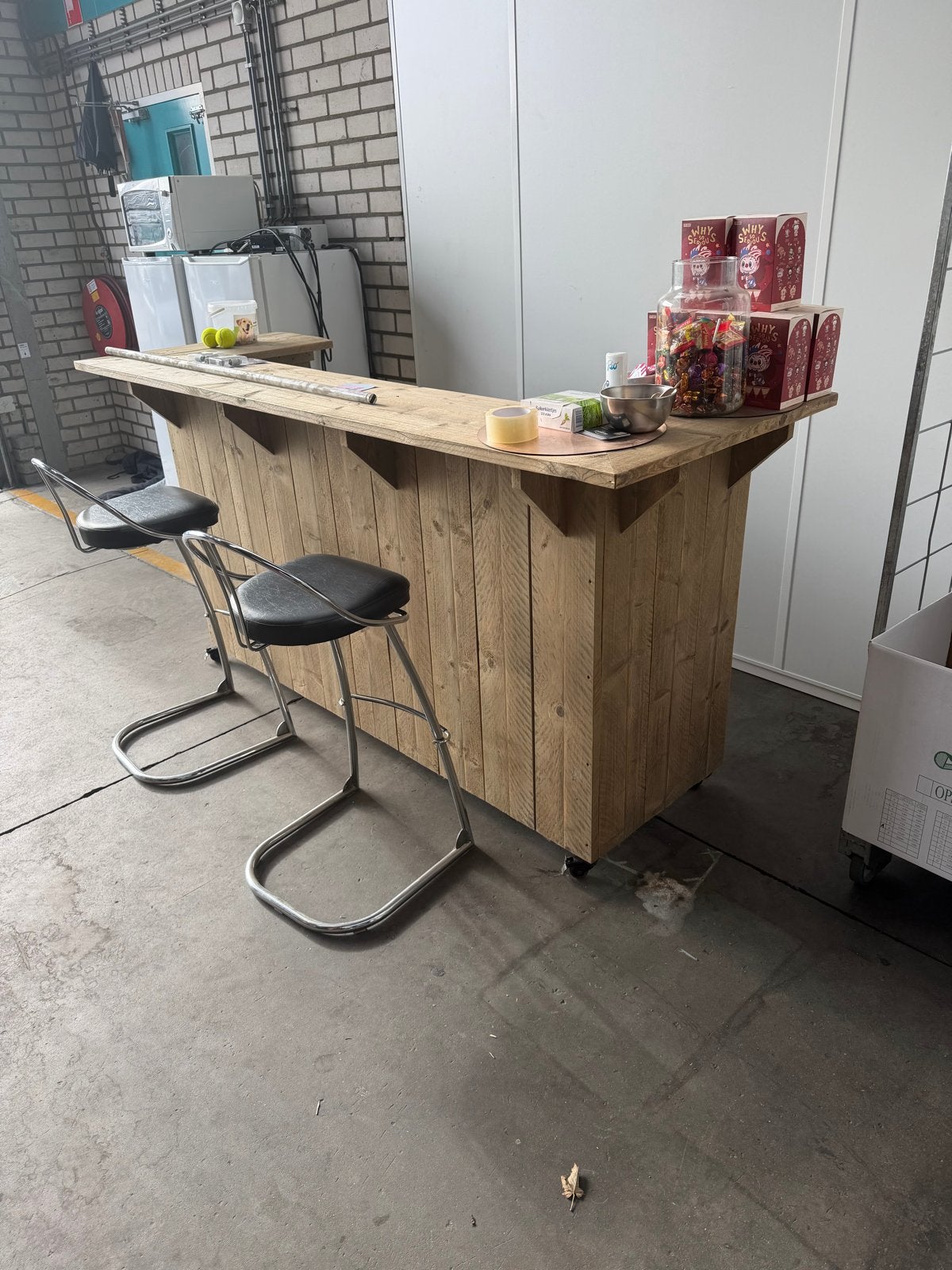 Steiger Houten bar, Ophalen of Verzenden, Gebruikt, Inclusief barstoelen