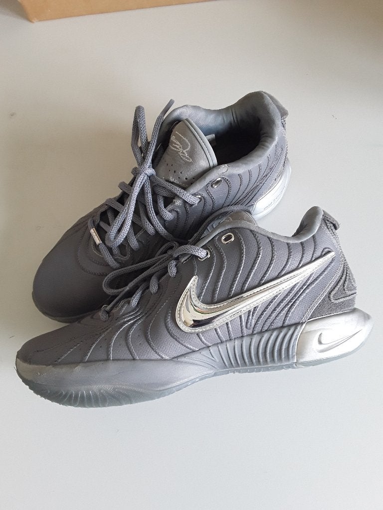 Nike Le Bron sneakers mt 43 grijs/zilver, Overige kleuren, Verzenden, Nike, Sneakers of Gympen
