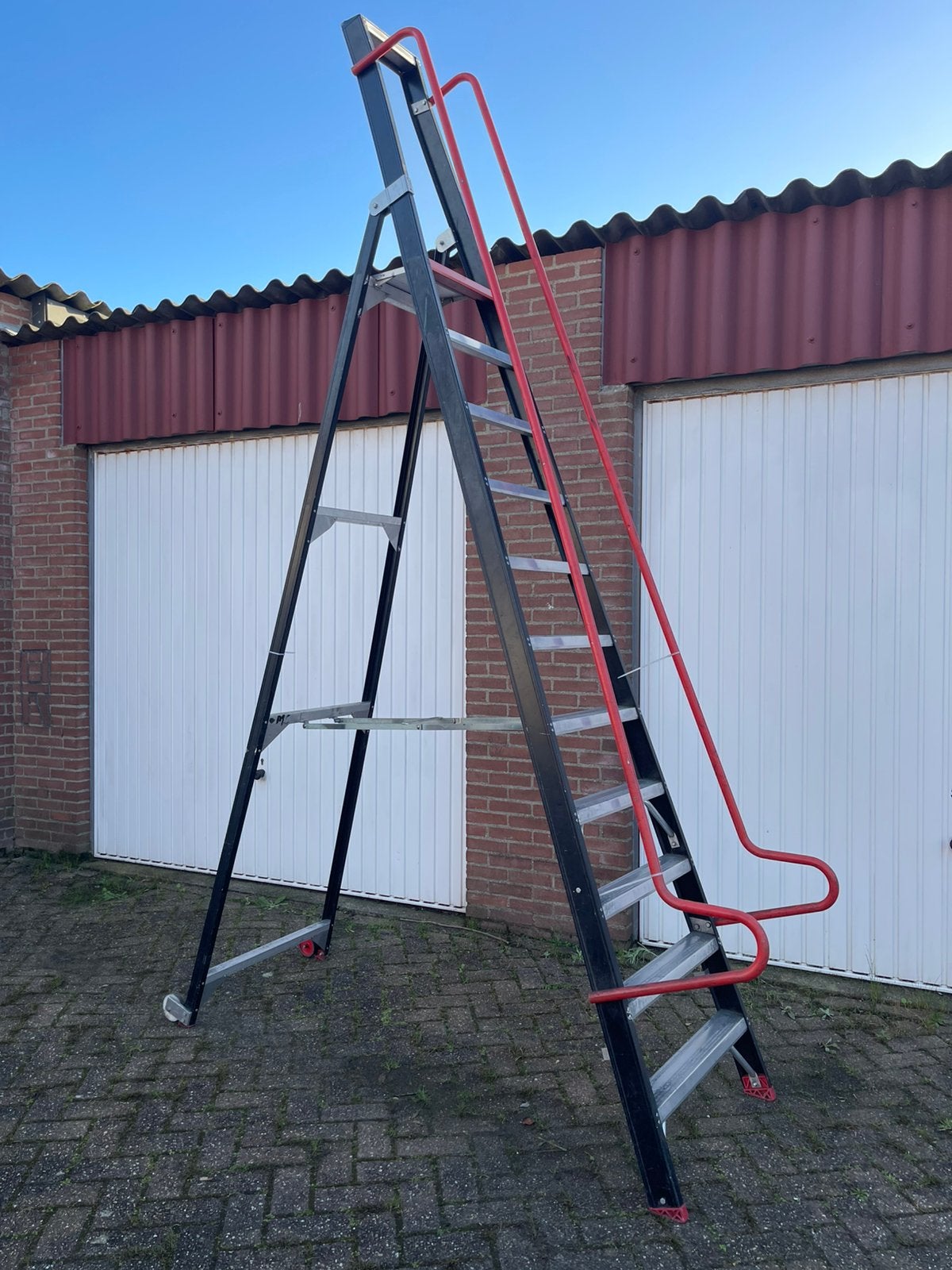 Altrex Taurus TME11 magazijn trap 11 treden (klein gebrek), Doe-het-zelf en Verbouw, Ladders en Trappen, Ophalen, Gebruikt, Trap