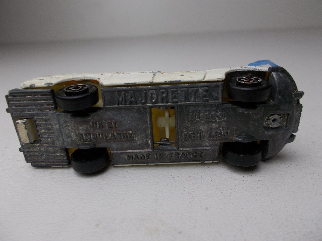 1966 Majorette 206 CITROEN DS 21 AMBULANCE + 2 x BLAUWE VLAG, Ophalen of Verzenden, Gebruikt, Auto, Majorette