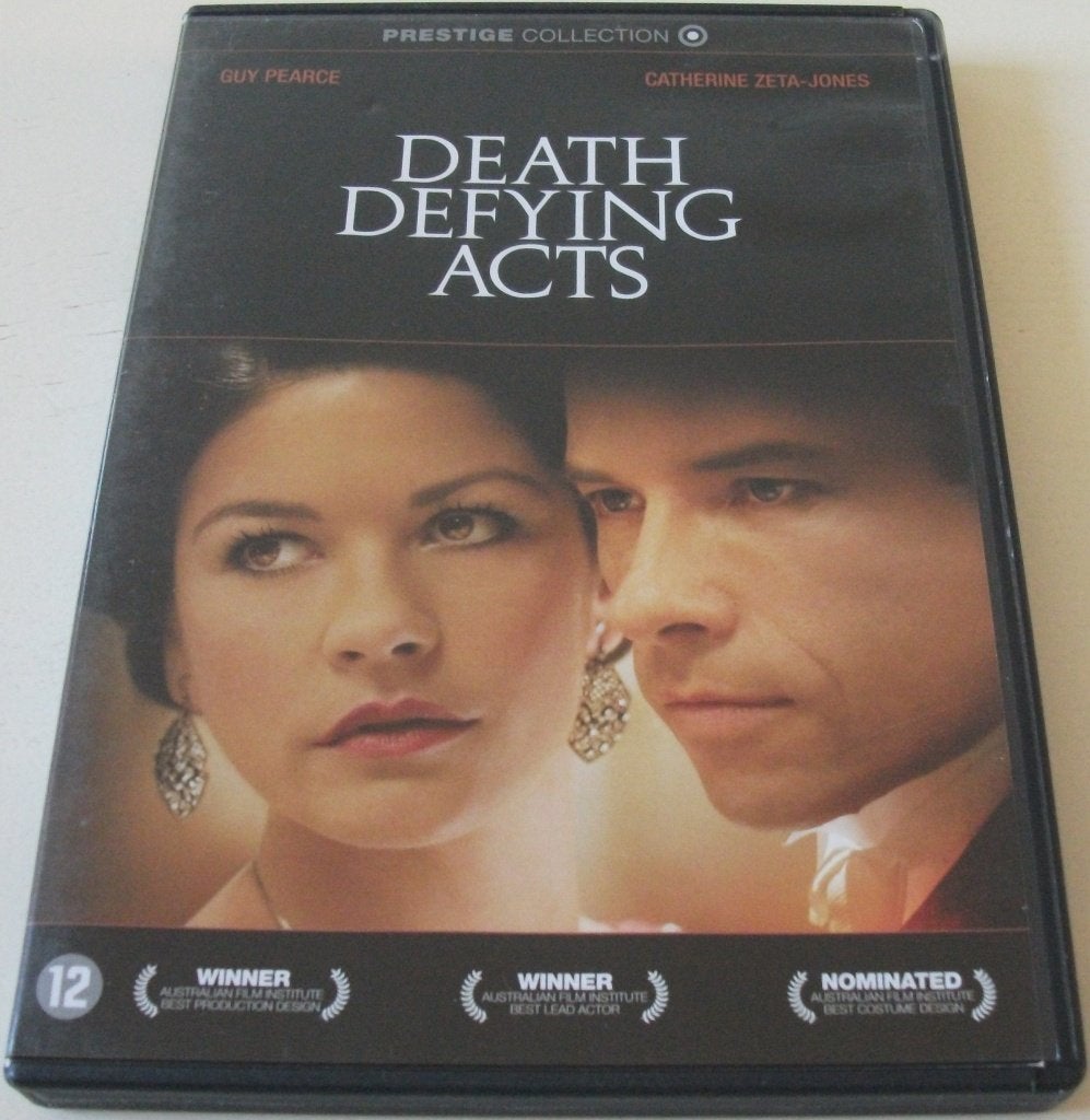 Dvd *** DEATH DEFYING ACTS *** Prestige Collection, Verenigde Staten, Thriller, Engels, Speciale editie