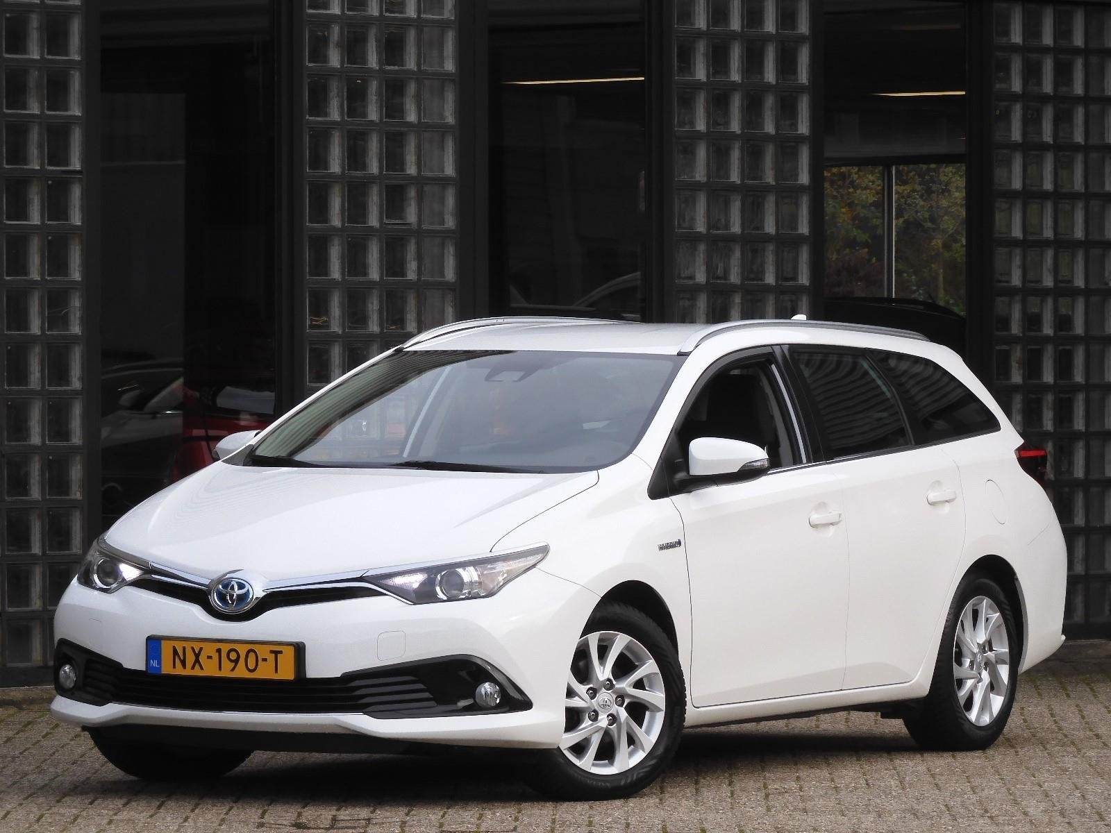 Toyota Auris TS HYBRID ASPIRATION/ CAMERA/ DAB AUDIO, Auto's, Gebruikt, Wit, Origineel Nederlands, Hybride Elektrisch/Benzine