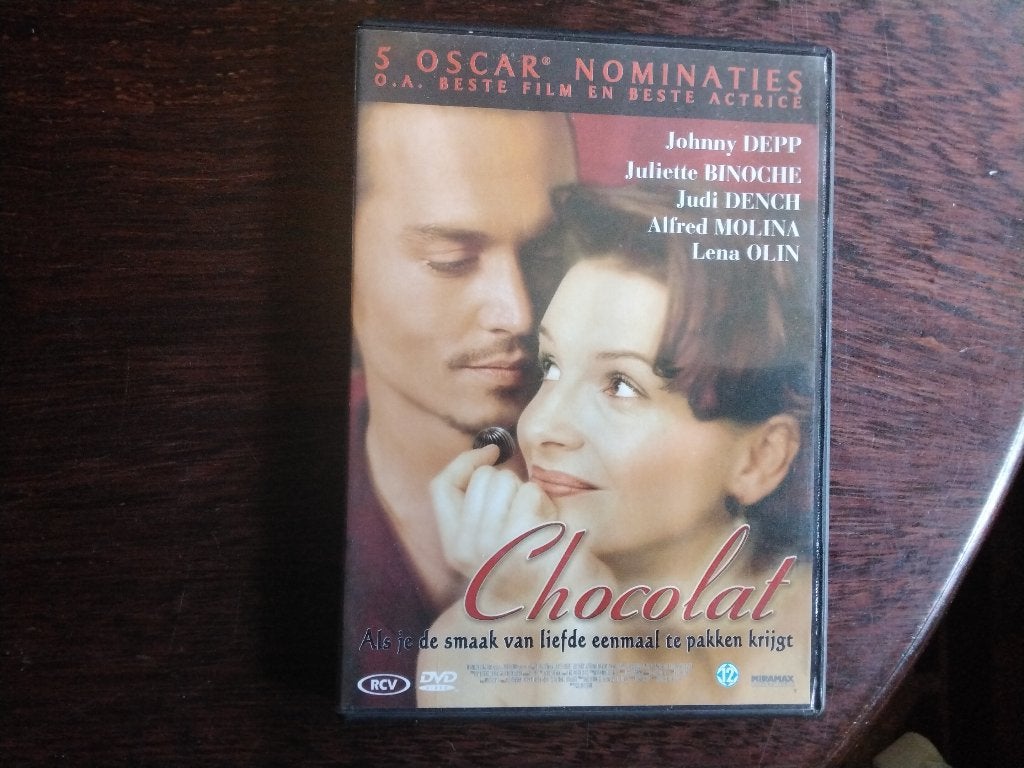 Chocolat, origineel, Engels, Nederlands, Ophalen of Verzenden, Zo goed als nieuw