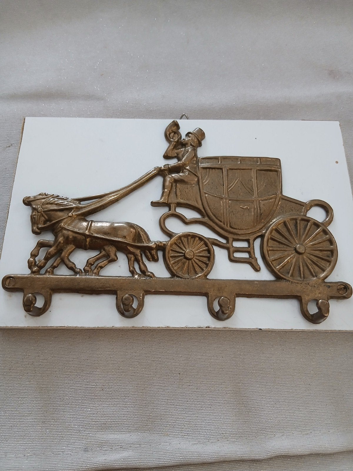 Vintage (Messing)kleurig Sleutelrekje met Koets en Paard, Ophalen of Verzenden