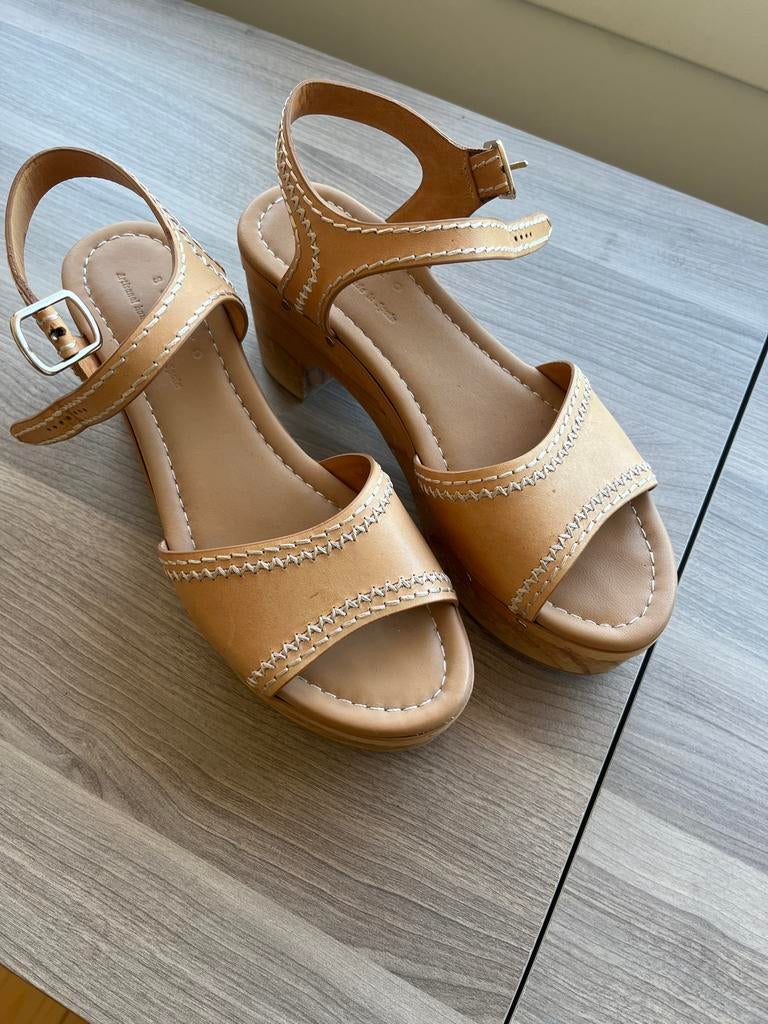 Sandro Paris Leren Sandalen 37 - Handgemaakt in Spanje, Beige, Zo goed als nieuw, Sandalen of Muiltjes, Ophalen of Verzenden