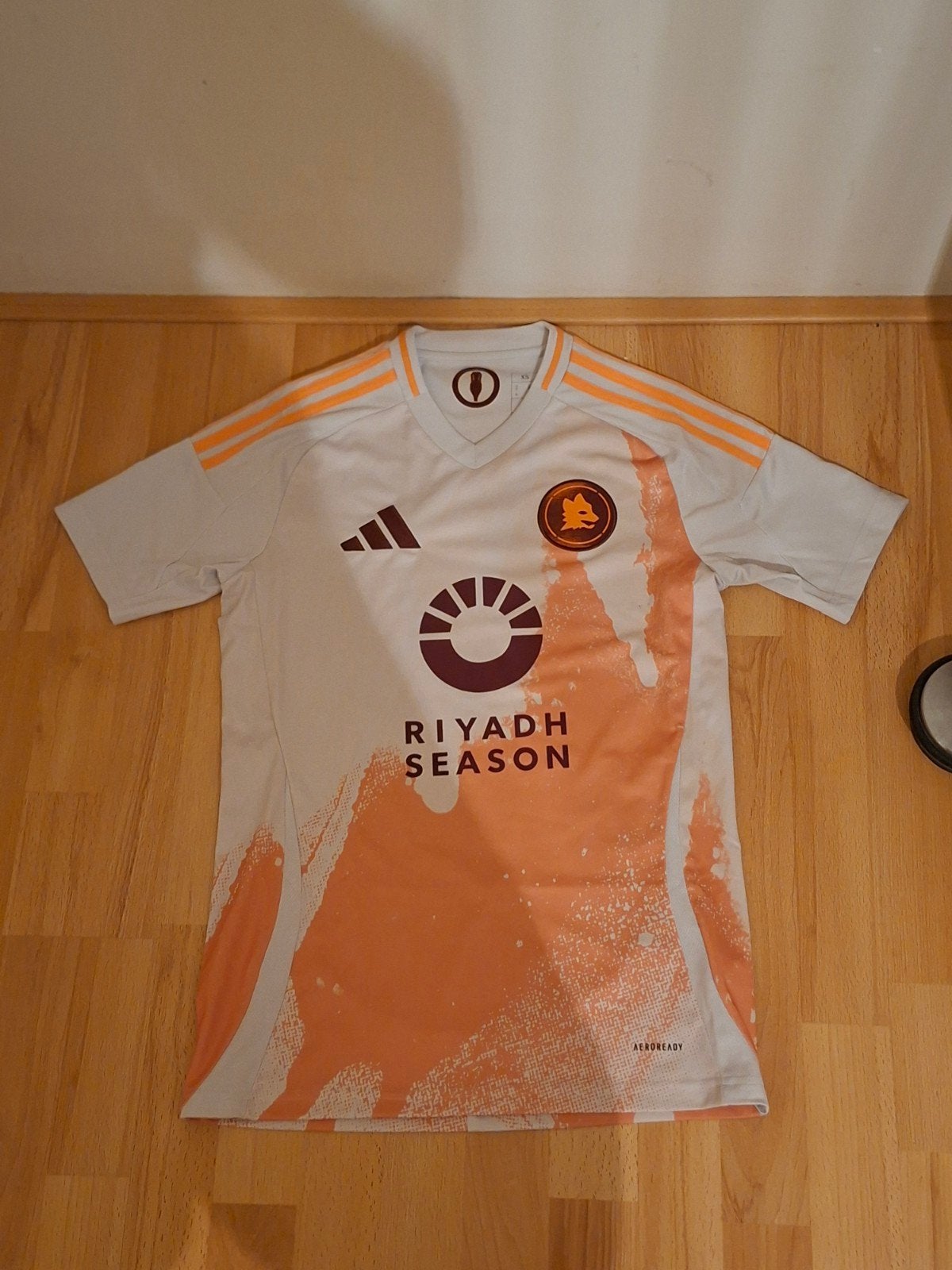 Adidas Riyadh Season Voetbalshirt - Maat XS, Ophalen of Verzenden, Zo goed als nieuw, Maat 46 (S) of kleiner, Oranje