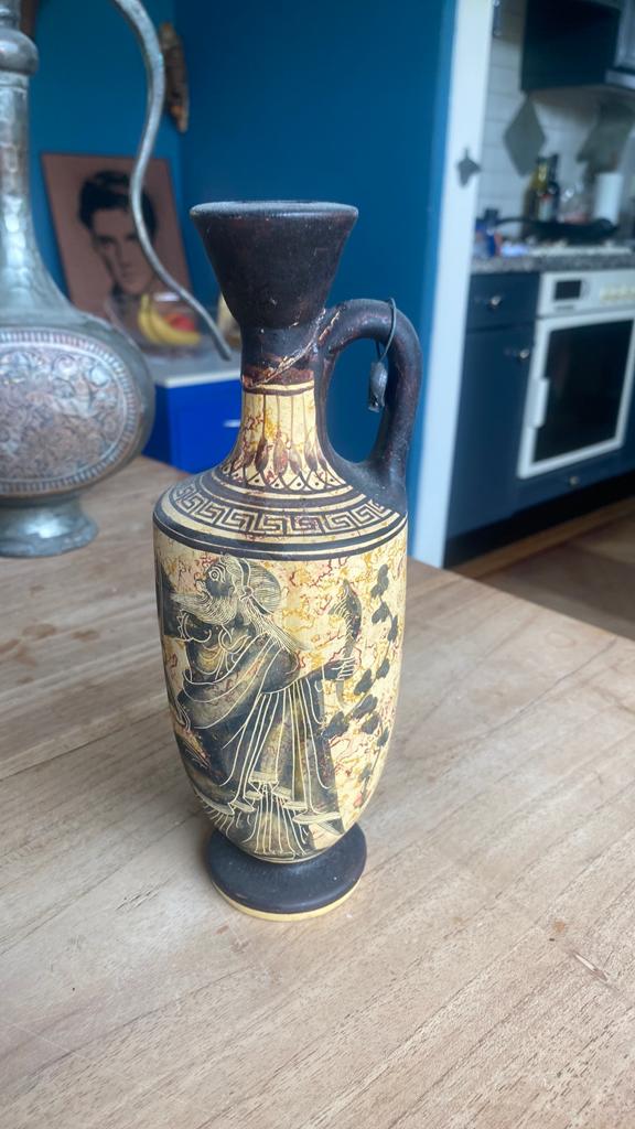 Vaas grieks aardewerk, Ophalen
