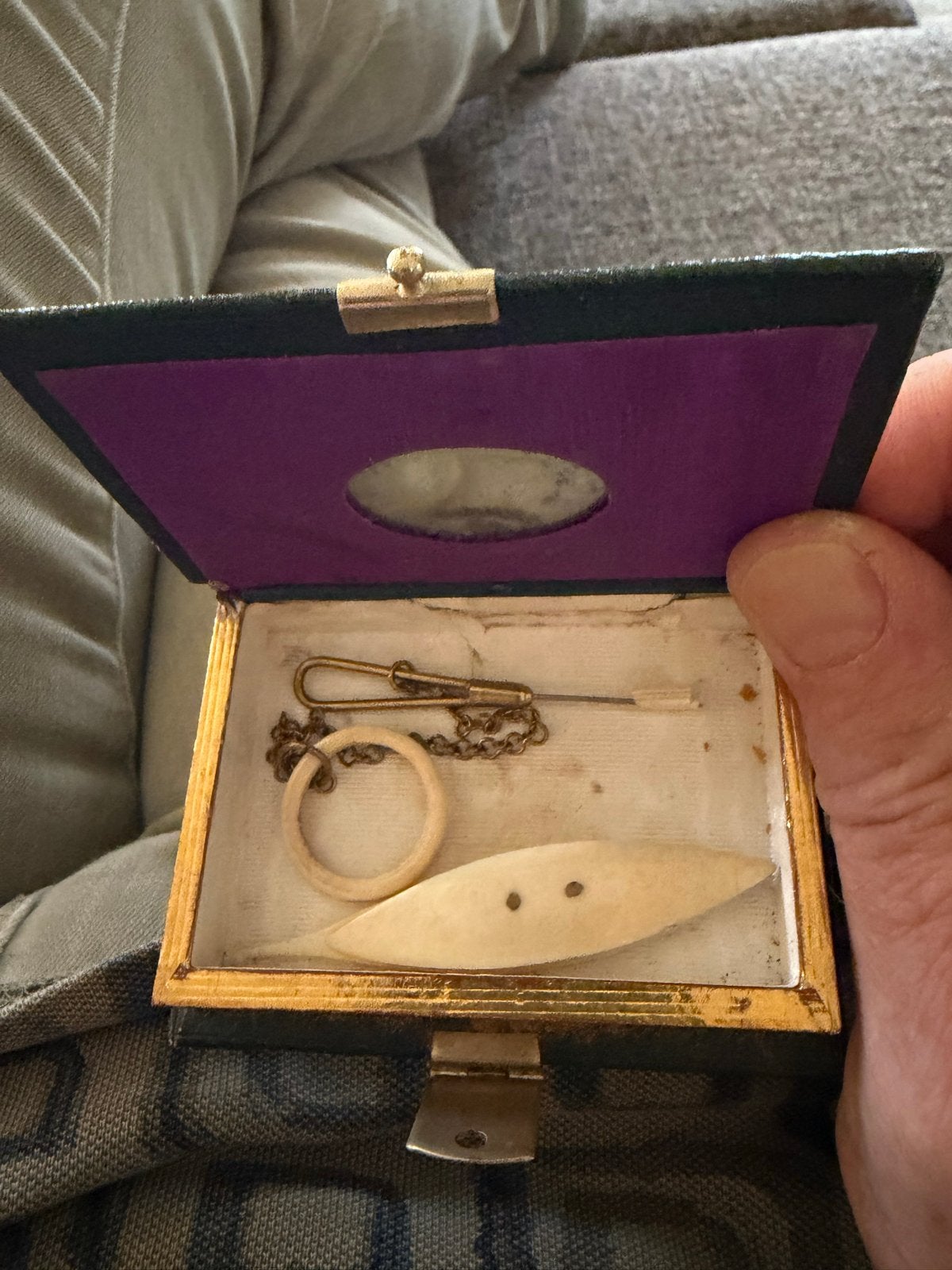 Antieke doos met naaigerei en manchetknopen, Ophalen of Verzenden