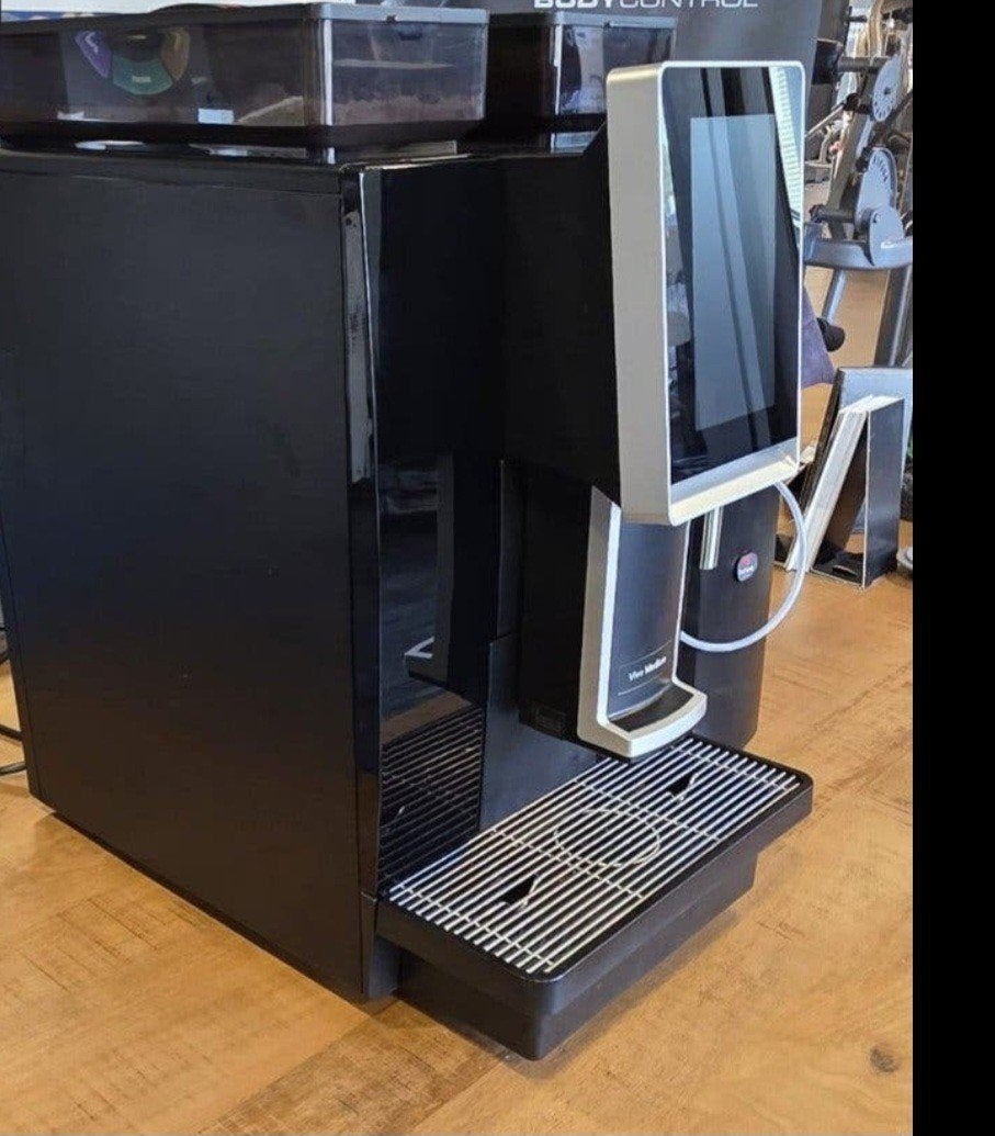 Te koop aangeboden: Vivo Medium Koffiemachine met Brita filt, Ophalen, Afneembaar waterreservoir, Gebruikt, 10 kopjes of meer