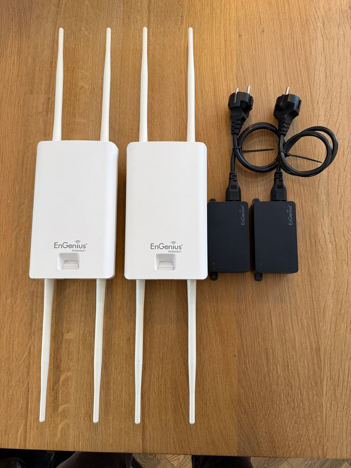 2x EnGenius ENS620EXT AC1300 Outdoor wifi of point-to-point, Ophalen of Verzenden, Zo goed als nieuw