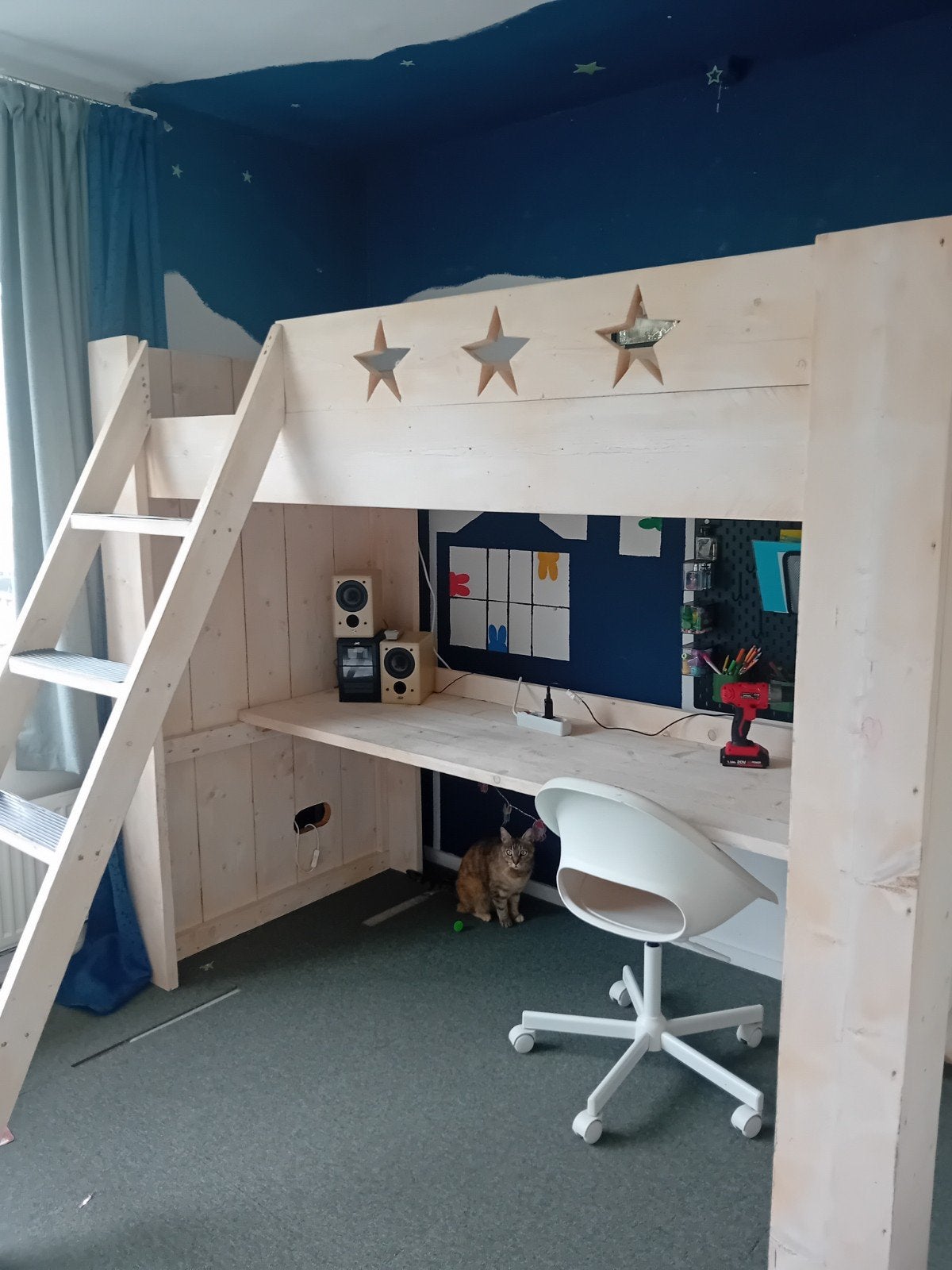 Steigerhouten hoogslaper, Ophalen, Eenpersoons, Zo goed als nieuw, 90 cm