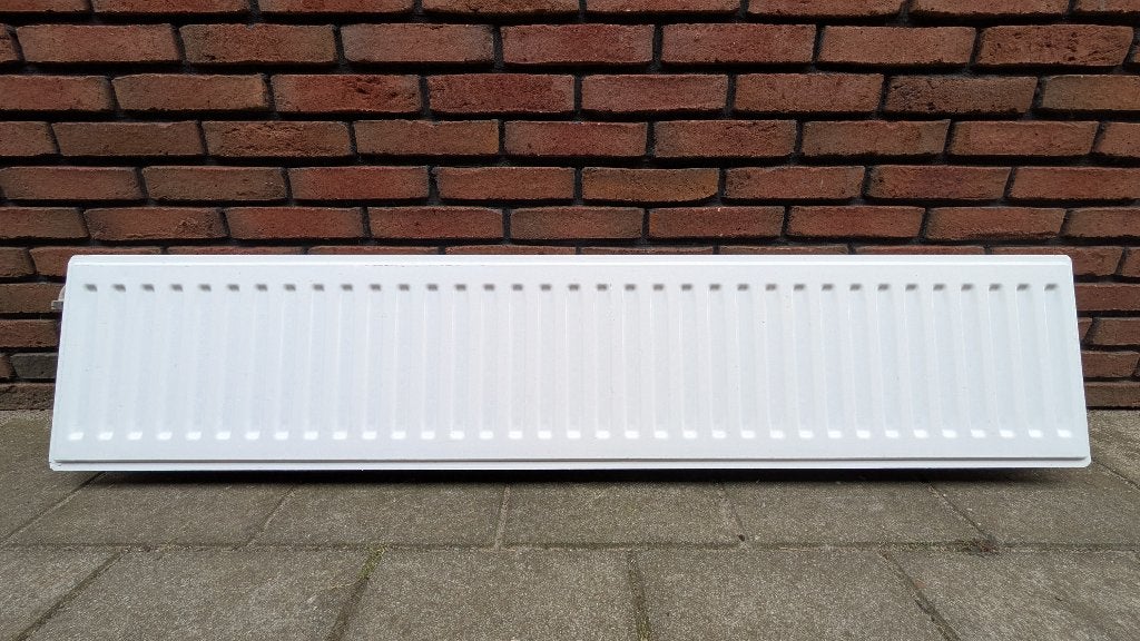Brede / lage / compacte type 22 radiator (afm. 144 x 30 cm), Ophalen, 30 tot 80 cm, Radiator, Zo goed als nieuw