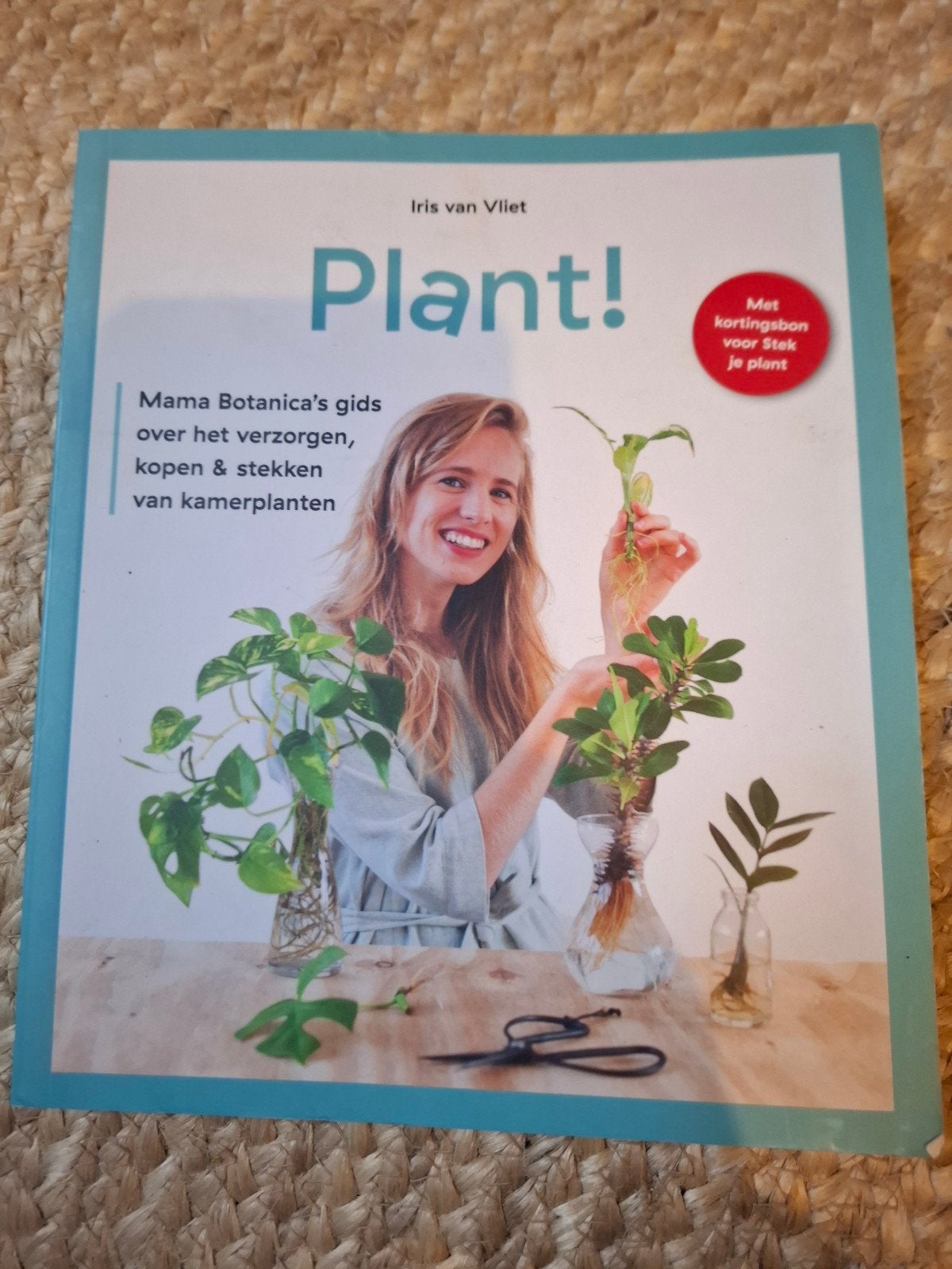 Plant! Mama Botanica's gids voor kamerplanten, Boeken, Ophalen of Verzenden, Gelezen, Iris van Vliet, Kamerplanten