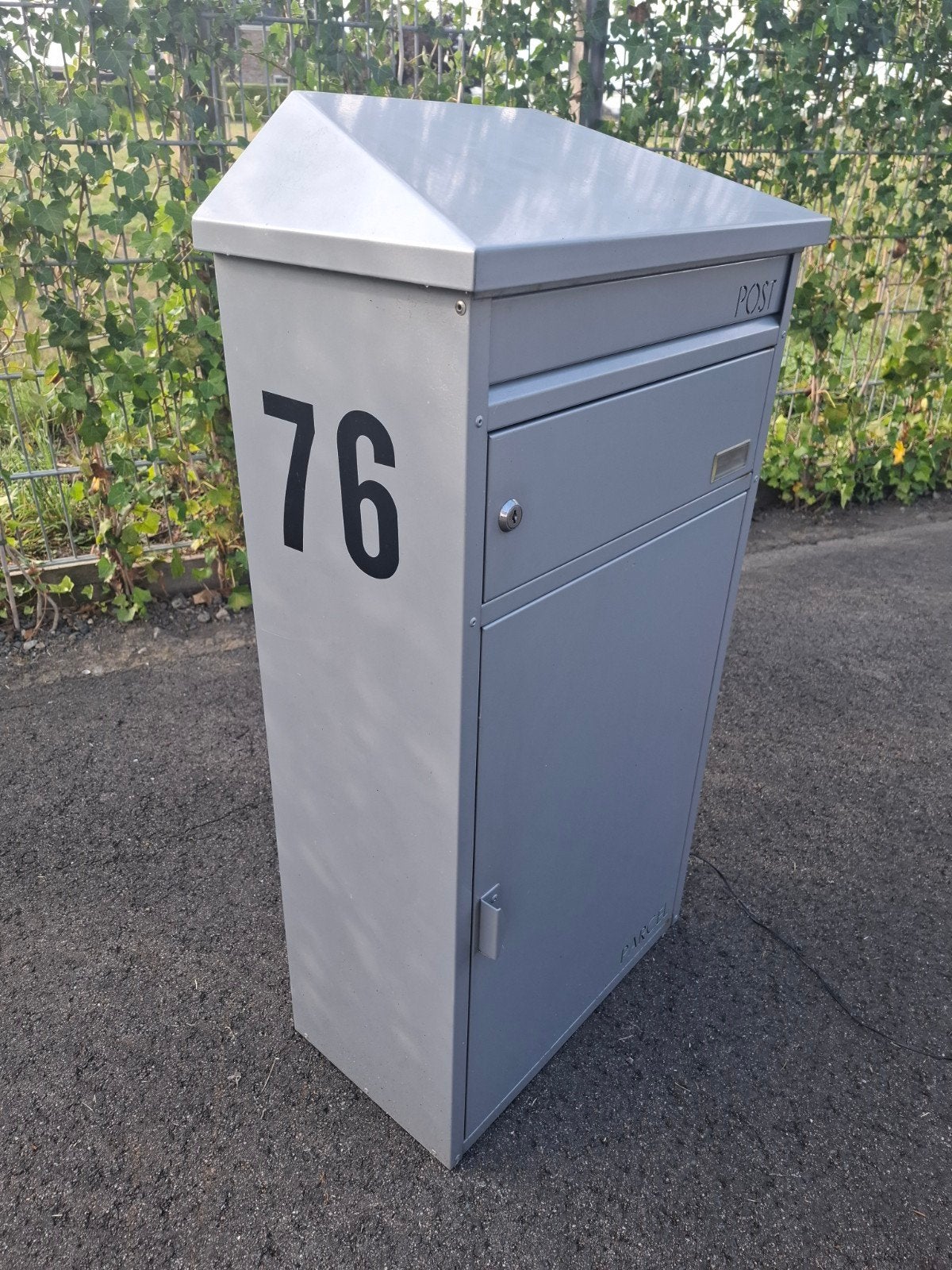 SafePost SP48 Pakketbrievenbus Antraciet RAL 7016, Ophalen of Verzenden, Zo goed als nieuw, IJzer, Staande brievenbus
