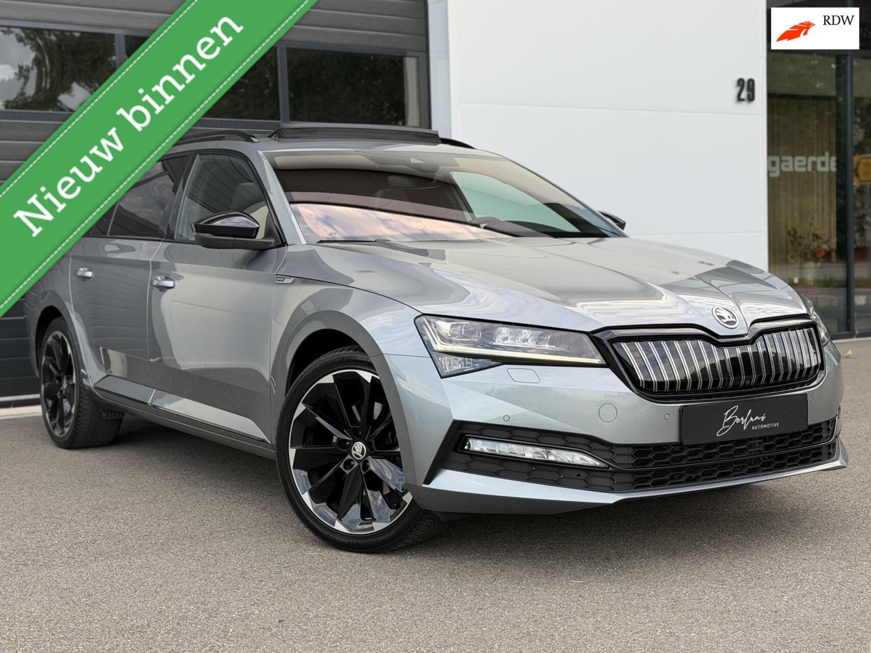 Skoda Superb 1.4 TSI iV Sportline Business Panodak|ACC|Camer, Auto's, Skoda, Gebruikt, Zwart, 4 cilinders, Hybride Elektrisch/Benzine