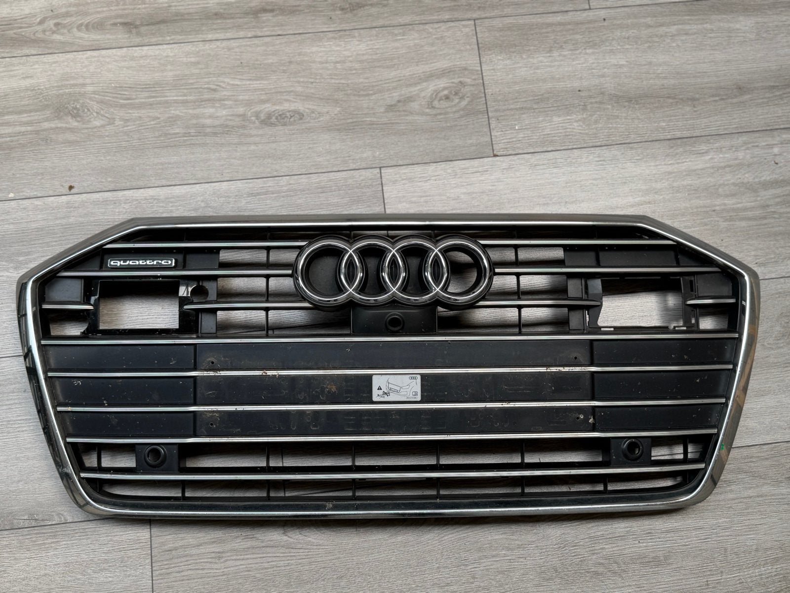 Audi A6 C8 (2019) Grill en Diffuser Set, Auto-onderdelen, Gebruikt, Voor, Bumper, Audi