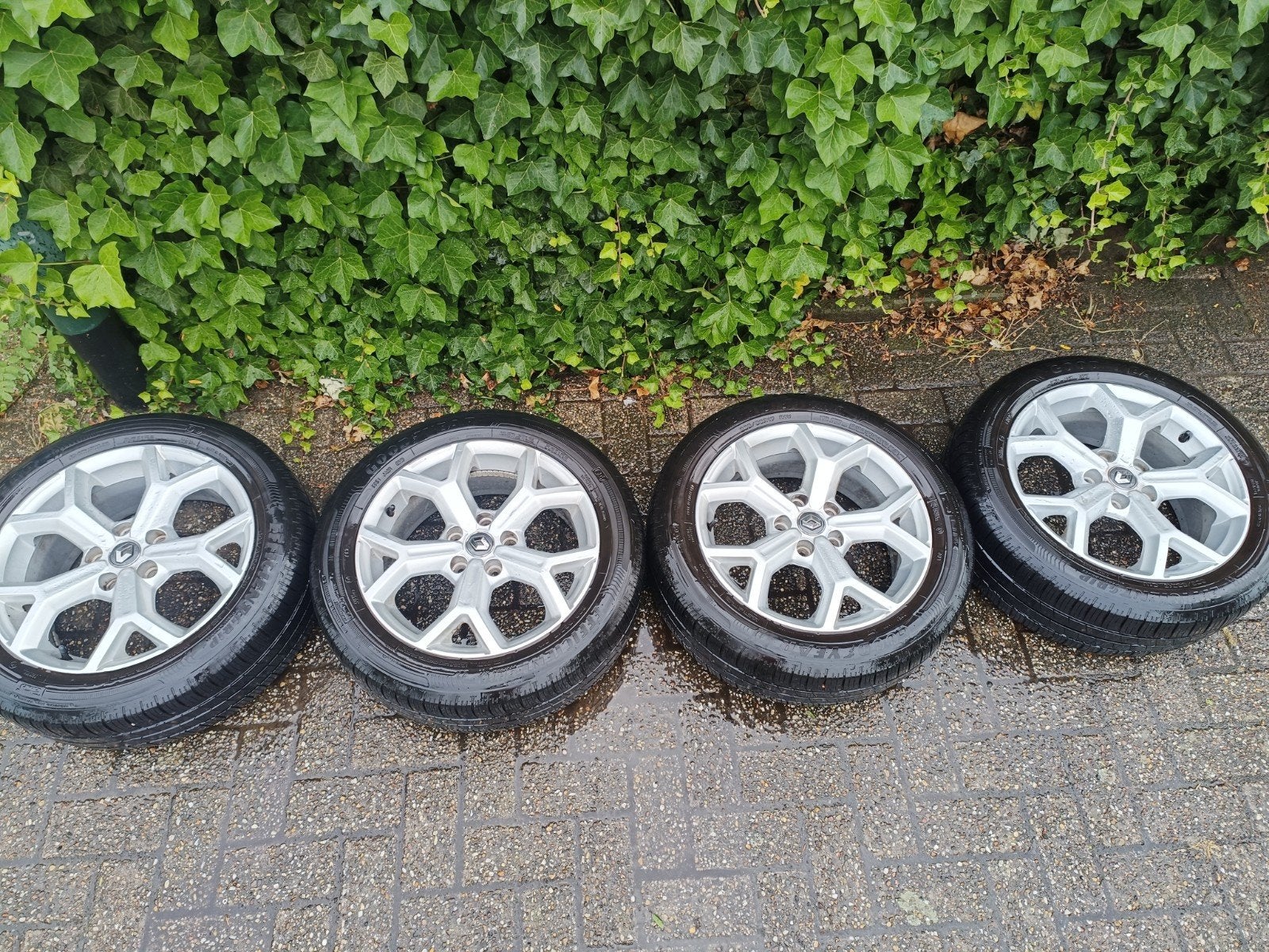 17inch 114,3 velgen Goodyear zomerbanden 215/35R17, Auto-onderdelen, Ophalen