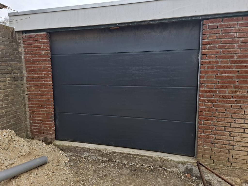 Elektrische Rolpoort Garagedeur - Nieuwstaat, Doe-het-zelf en Verbouw, Deuren en Horren, Garagedeur, Ophalen of Verzenden, Zo goed als nieuw
