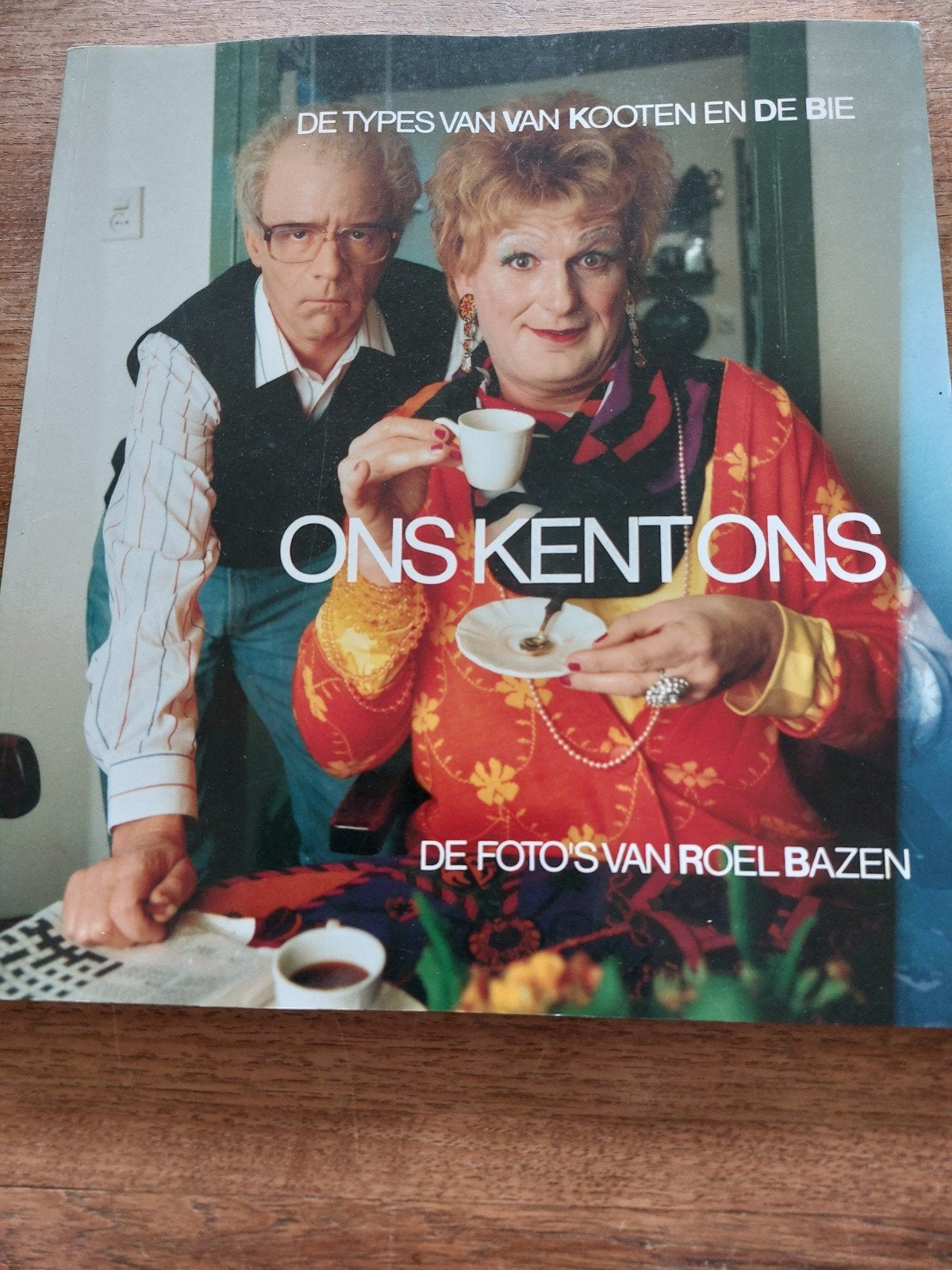 Ons Kent Ons - De types van Van Kooten en De Bie, Ophalen of Verzenden, Zo goed als nieuw, Roel Bazens (fotografie), Van Kooten en De Bie (types)