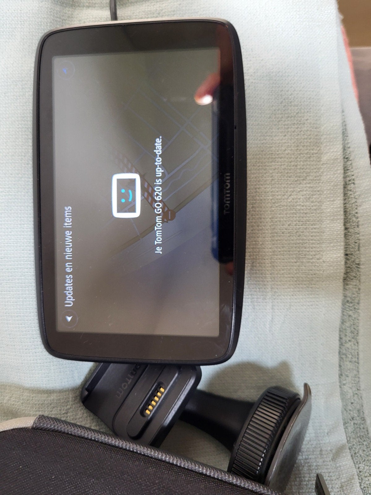 TomTom GO 620 navigatiesysteem met houder en hoes, Ophalen of Verzenden, Zo goed als nieuw