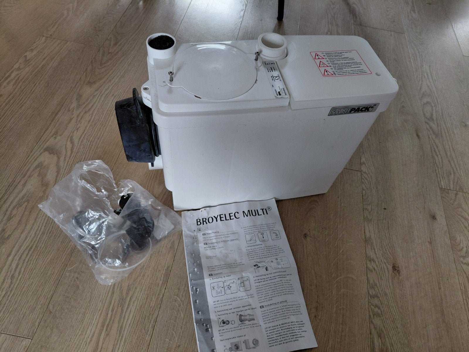sanibroyeur wc wastafel en douche, Doe-het-zelf en Verbouw, Ophalen of Verzenden, Nieuw