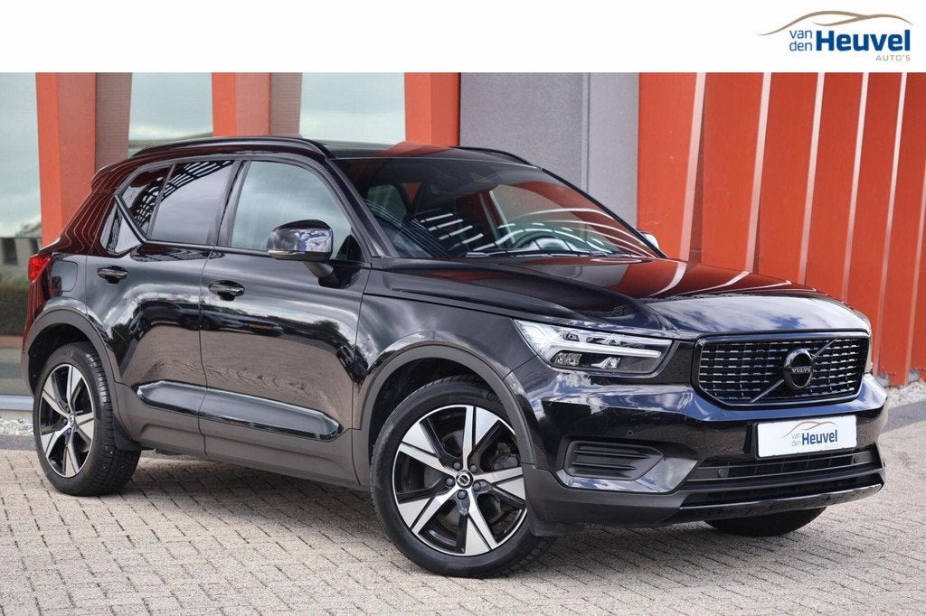 Volvo XC40 T4 Recharge R-Design | Stoelverwarming | Trekhaak, Auto's, Volvo, 12 maanden, Zwart, Zwart, Plug-in hybride
