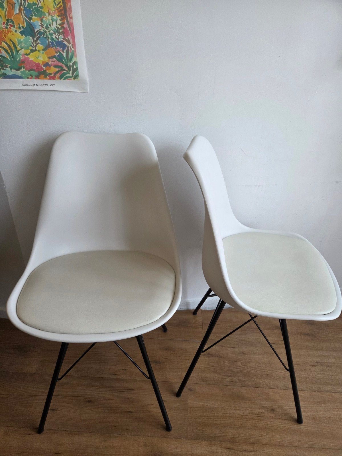 Witte Eames DSW stoel met kussen, Huis en Inrichting, Stoelen, Ophalen, Modern, Scandinavisch, Eames, Gebruikt, Twee