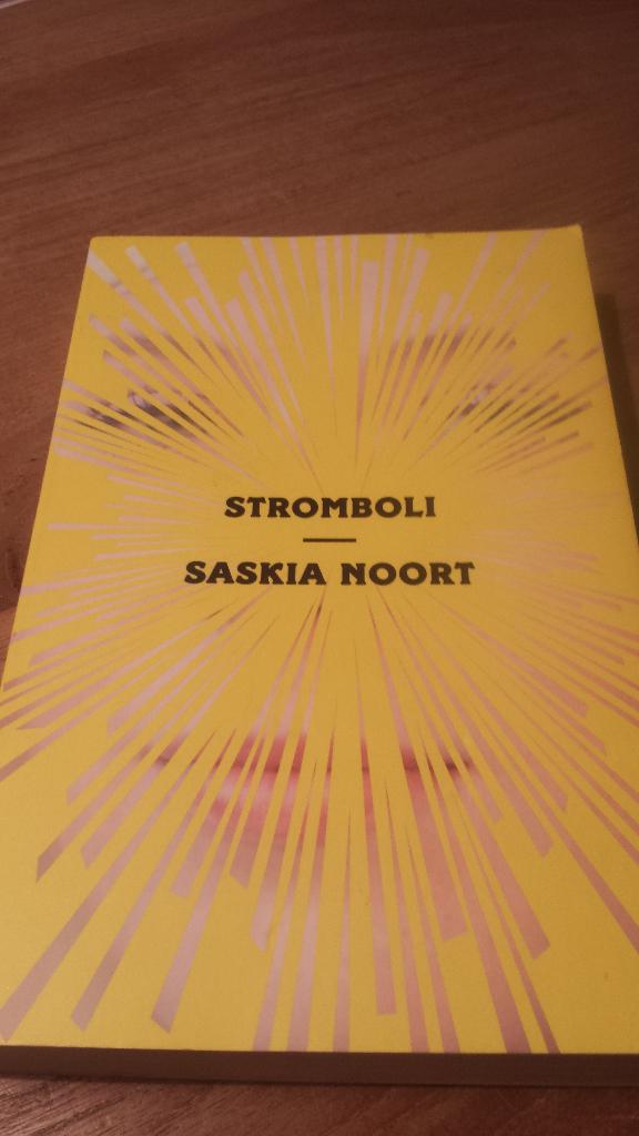 Saskia Noort - Stromboli, Boeken, Ophalen of Verzenden, Zo goed als nieuw, Saskia Noort, Nederland