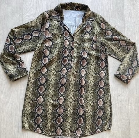 lange Blouse groen Maat XL met Slangenprint, Ophalen of Verzenden, Zo goed als nieuw, Maat 46/48 (XL) of groter, Groen