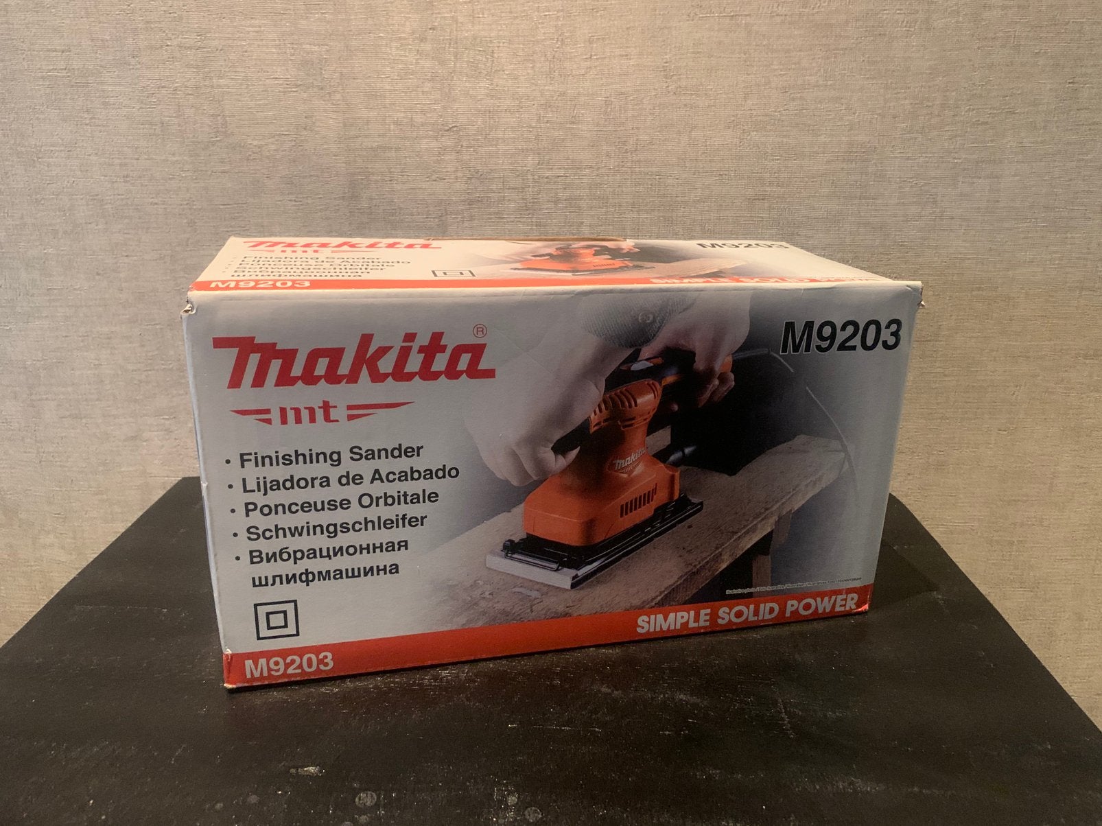 NIEUWE Makita M9203 Vlakschuurmachine 190W – In Do, Doe-het-zelf en Verbouw, Gereedschap | Schuurmachines, Makita, Vlakschuurmachine