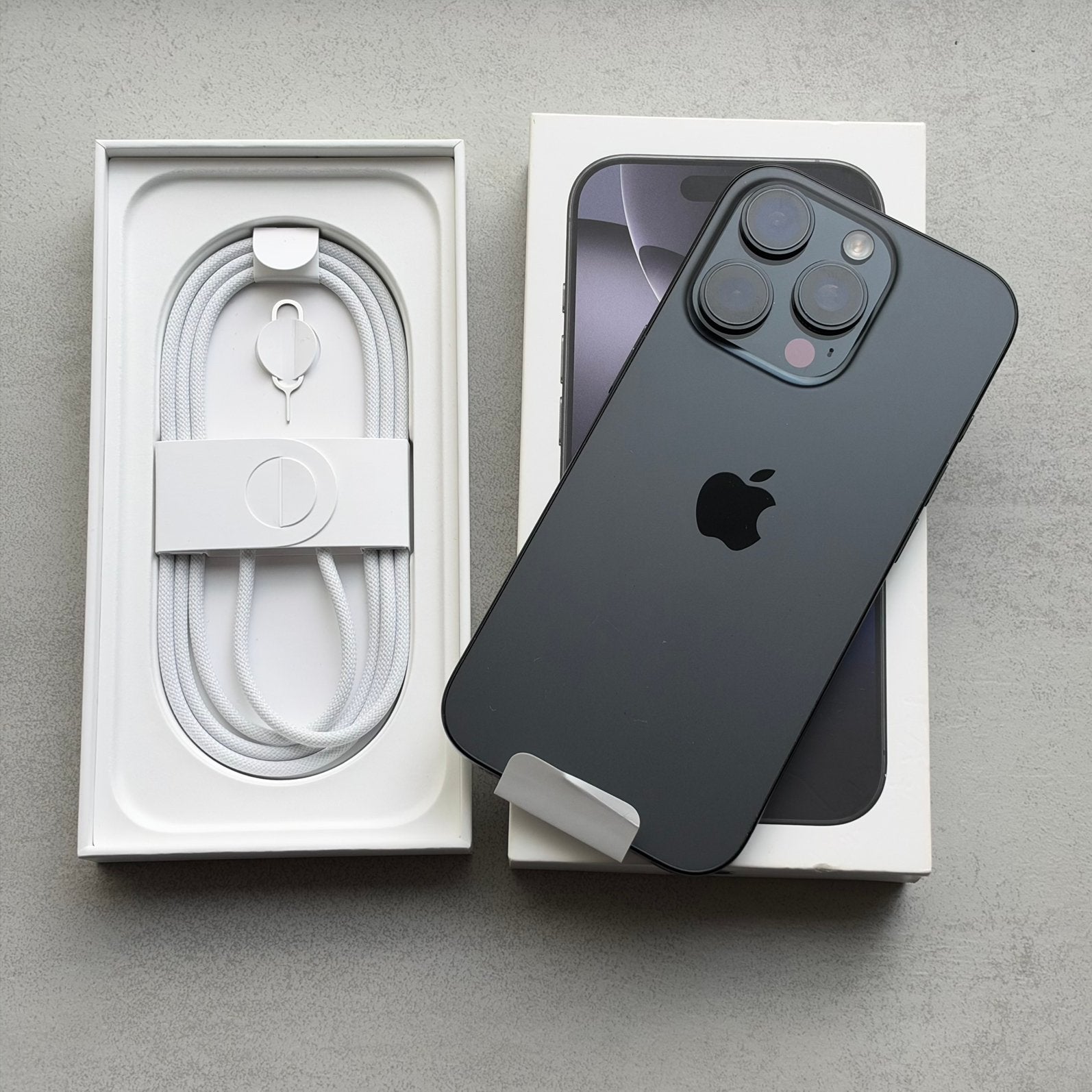 Apple Iphone 16 Pro 256gb in zeer goede staat, Telecommunicatie, Ophalen of Verzenden, Zo goed als nieuw, Zwart, 256 GB