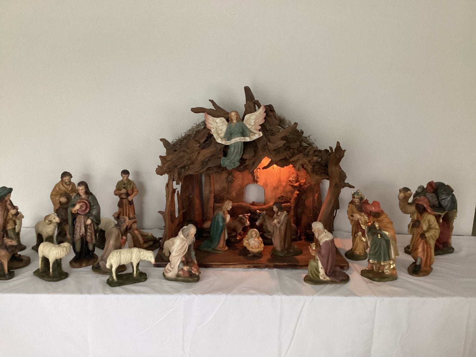 Kerststal met 25 beelden (tot 32cm. groot), Ophalen, Zo goed als nieuw