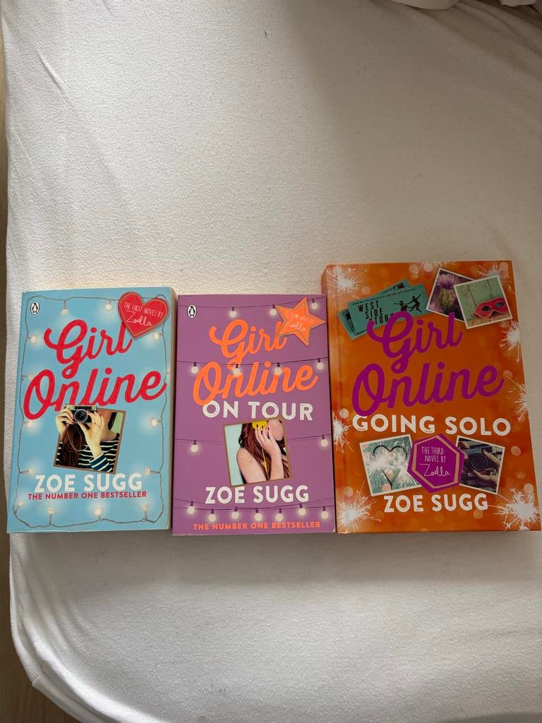 Girl Online boekenreeks van Zoe Sugg, Ophalen of Verzenden, Gelezen, Wereld overig