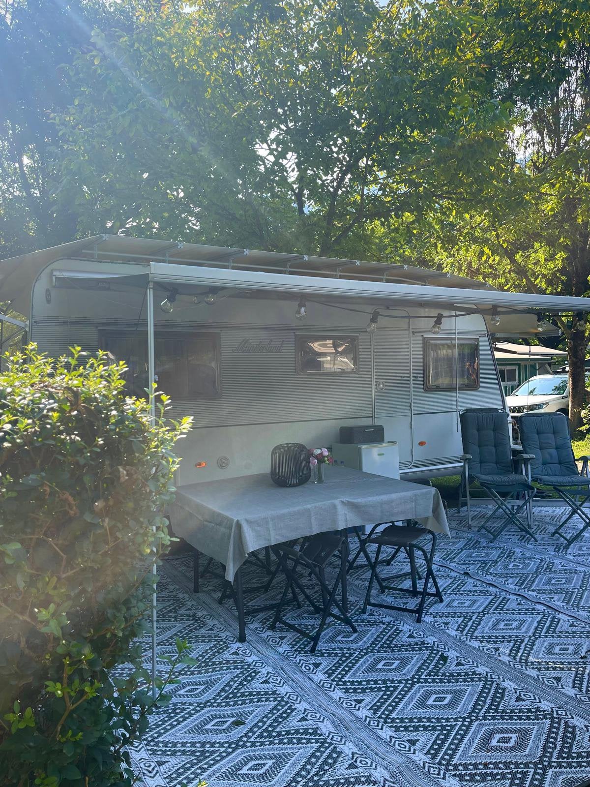 LMC 530K 2005 in Italië met stalling Porlezza Camping Darna, Kachel, Rondzit, Frans bed, Bedrijf