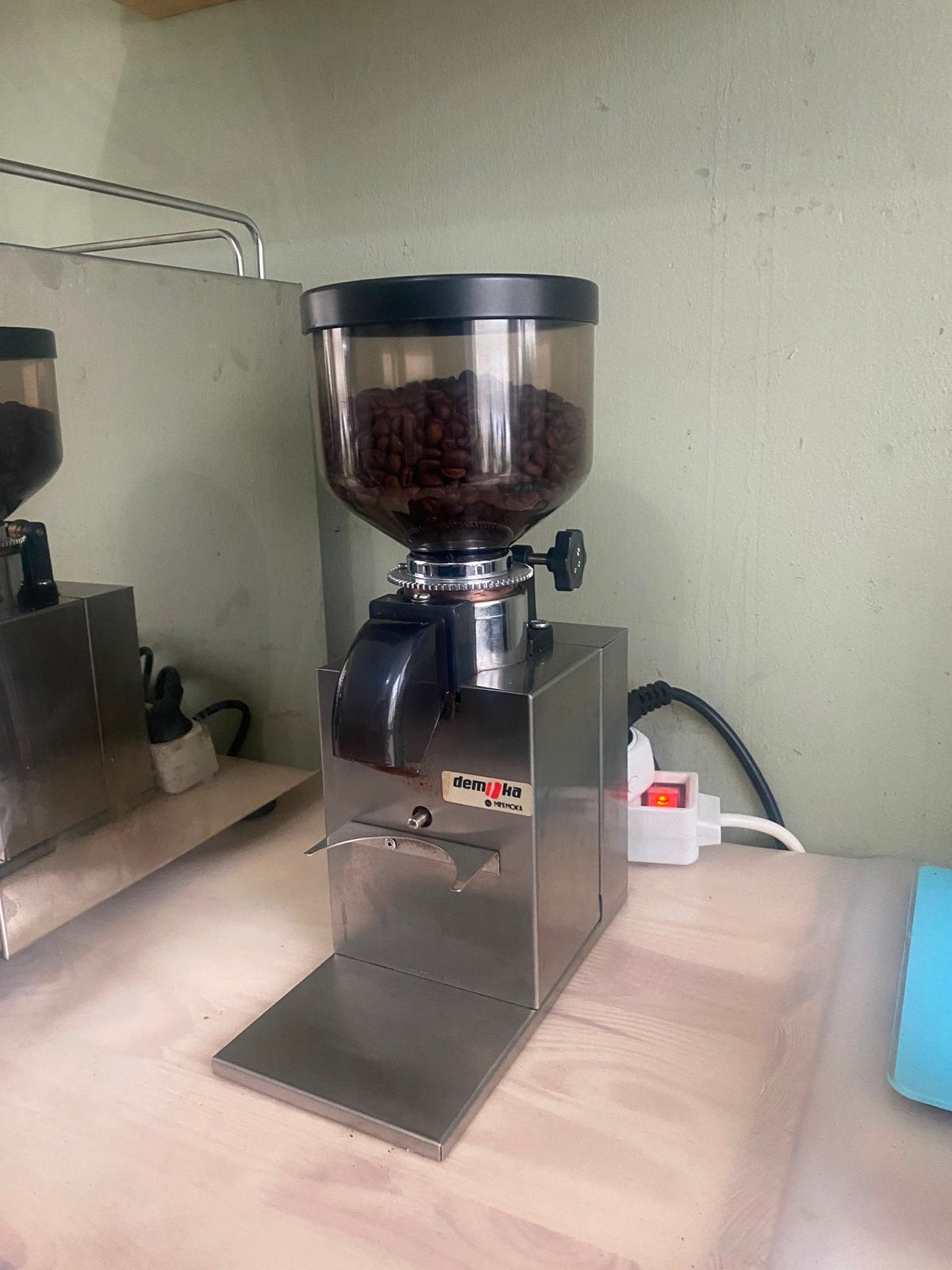 Demoka GR203 Koffiemolen - Perfect voor verse koffiebonen, Gebruikt, Overige modellen, 10 kopjes of meer, Koffiebonen