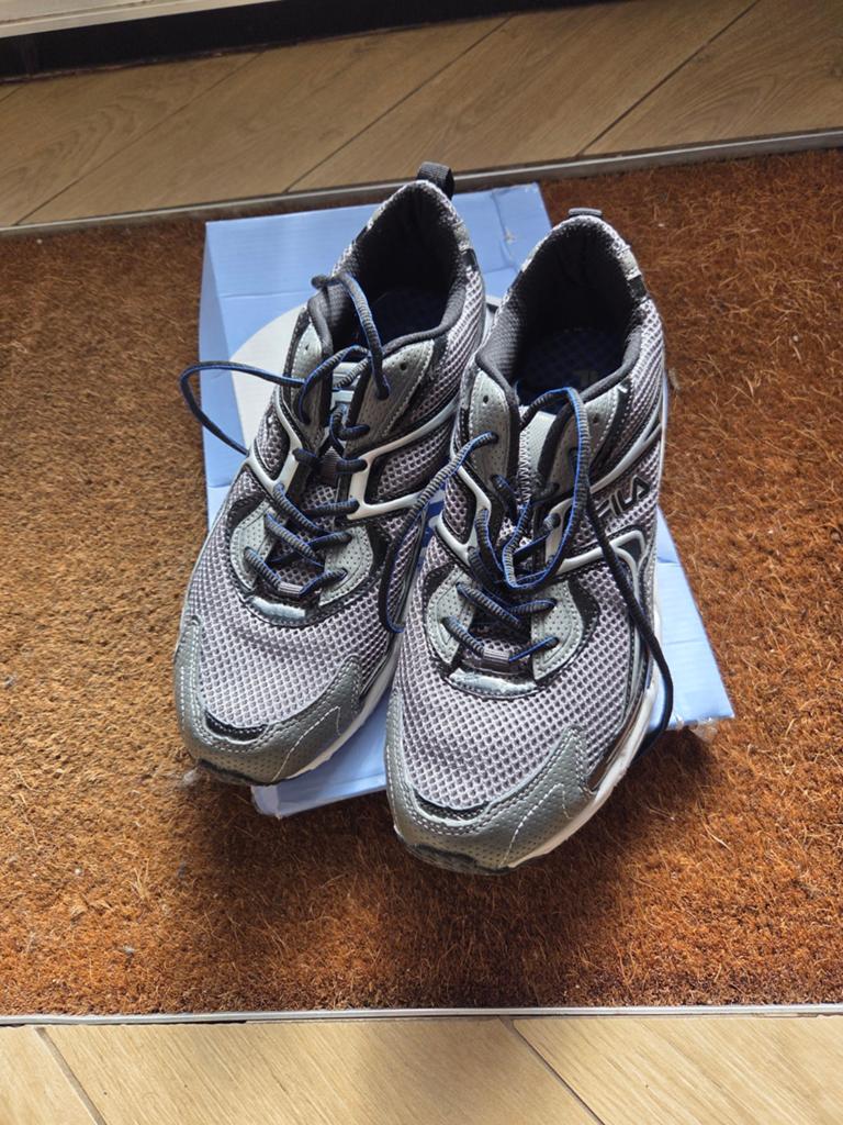 Grijze Fila sneakers maat 45 - Zo goed als nieuw, Ophalen of Verzenden