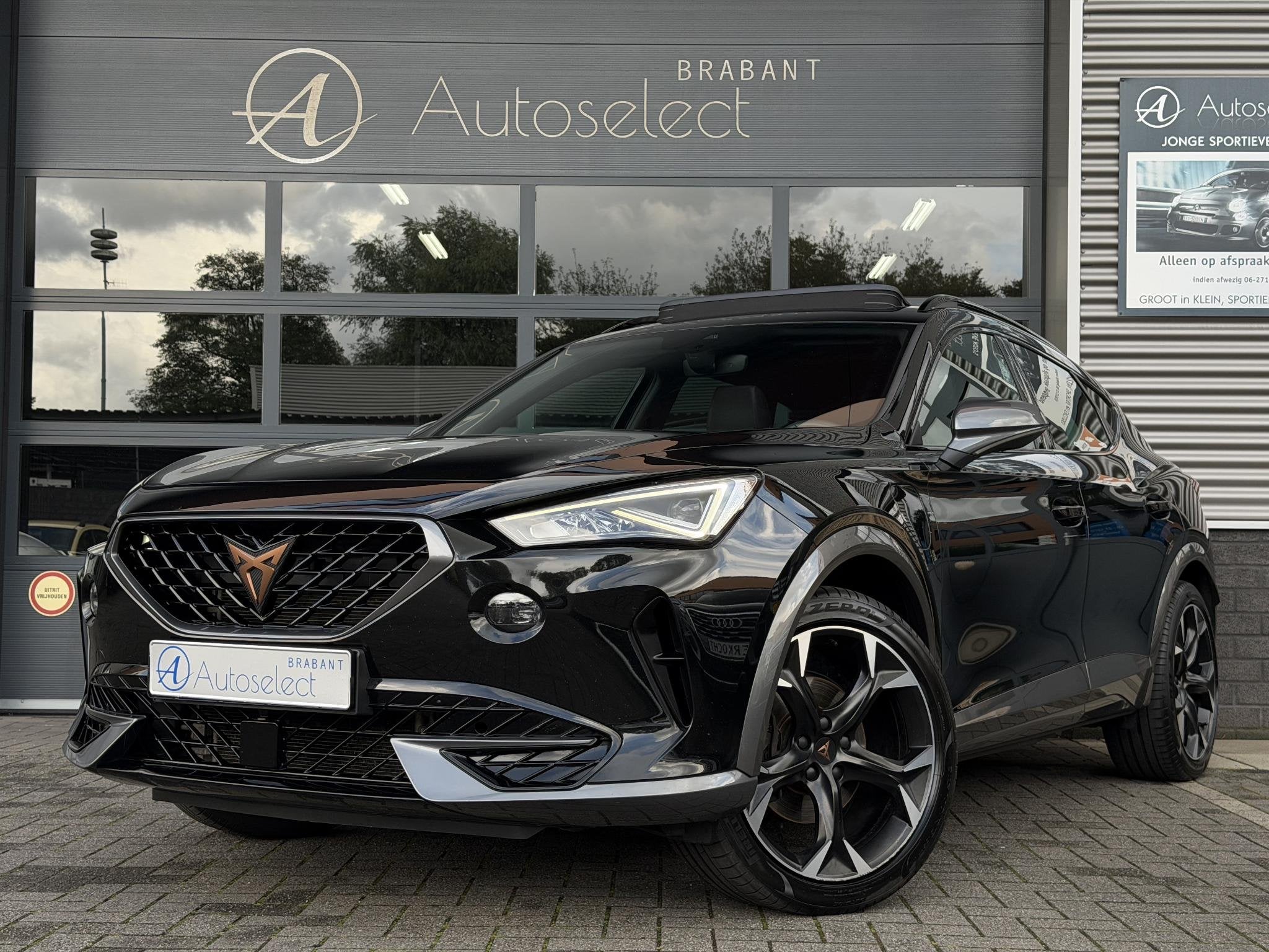 CUPRA Formentor 1.4 e-Hybrid VZ Copper Edition Pano | CarPla, Auto's, Gebruikt, 4 cilinders, Zwart, Automatische klimaatregeling