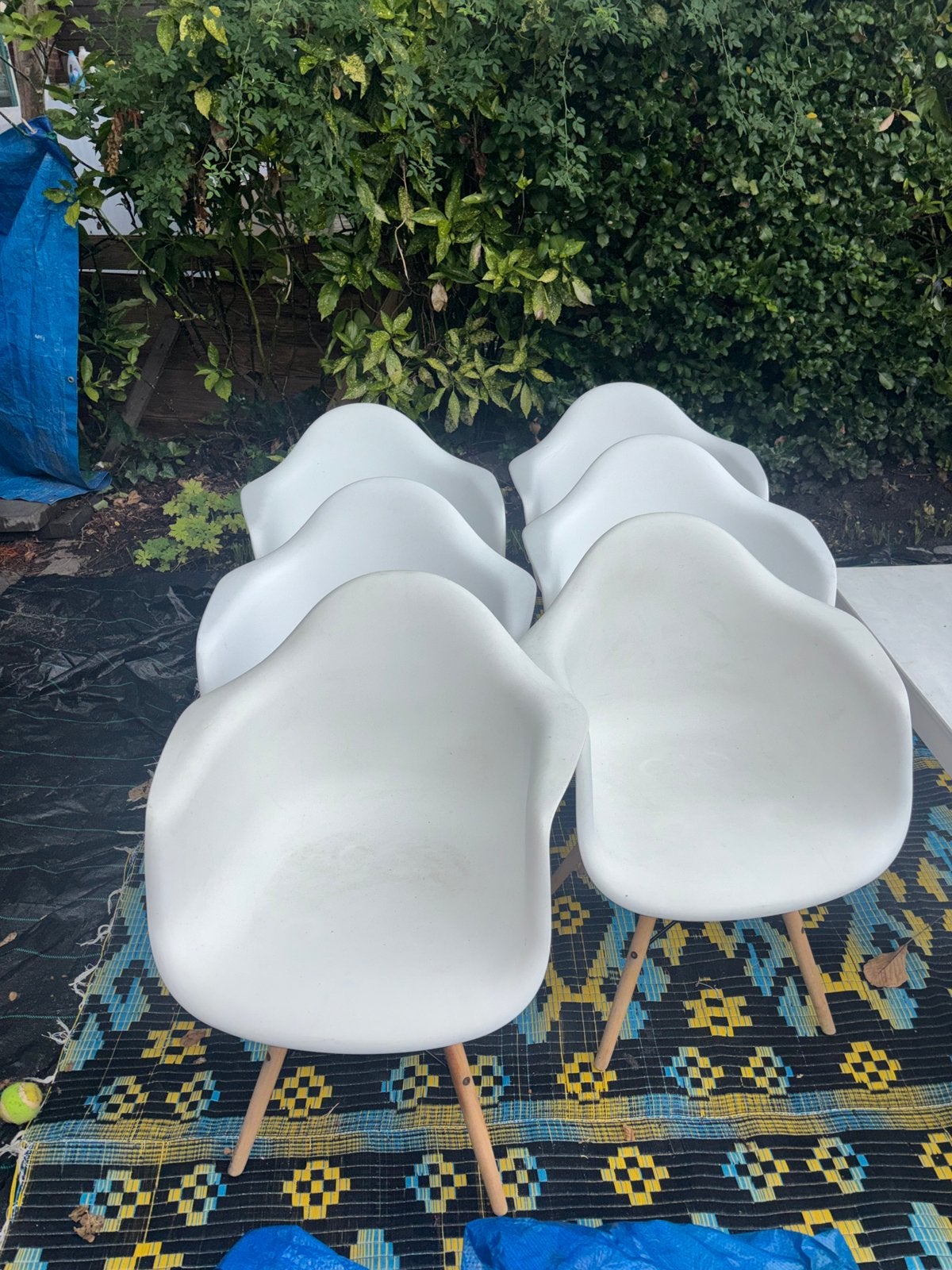 6x witte kuipstoel met houten poten, Huis en Inrichting, Ophalen, Kunststof, Wit, Zo goed als nieuw