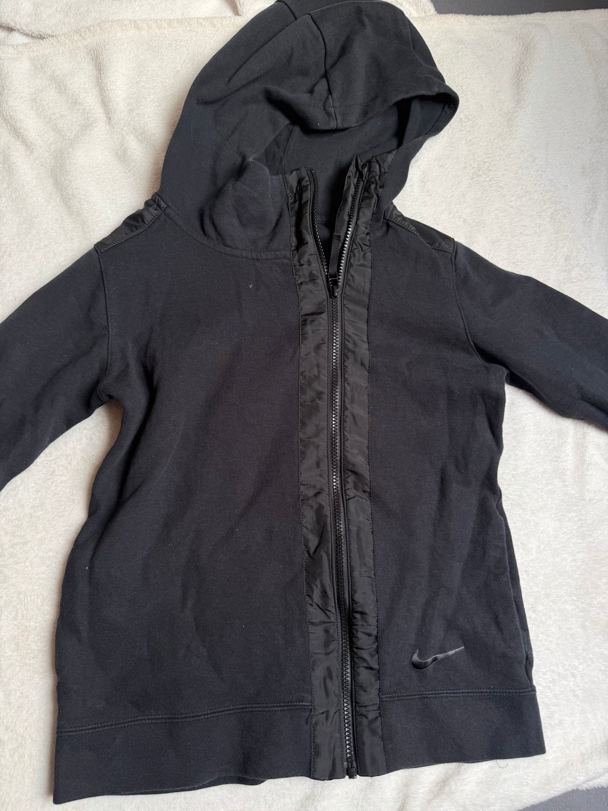 Nike dames jas - Zwart met capuchon, Ophalen of Verzenden, Zo goed als nieuw, Maat 36 (S), Zwart