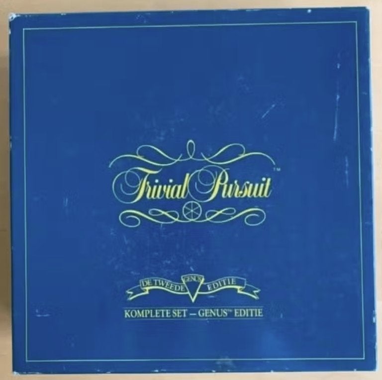 Trivial Pursuit; komplete set; de tweede Genus editie, Ophalen of Verzenden, Zo goed als nieuw