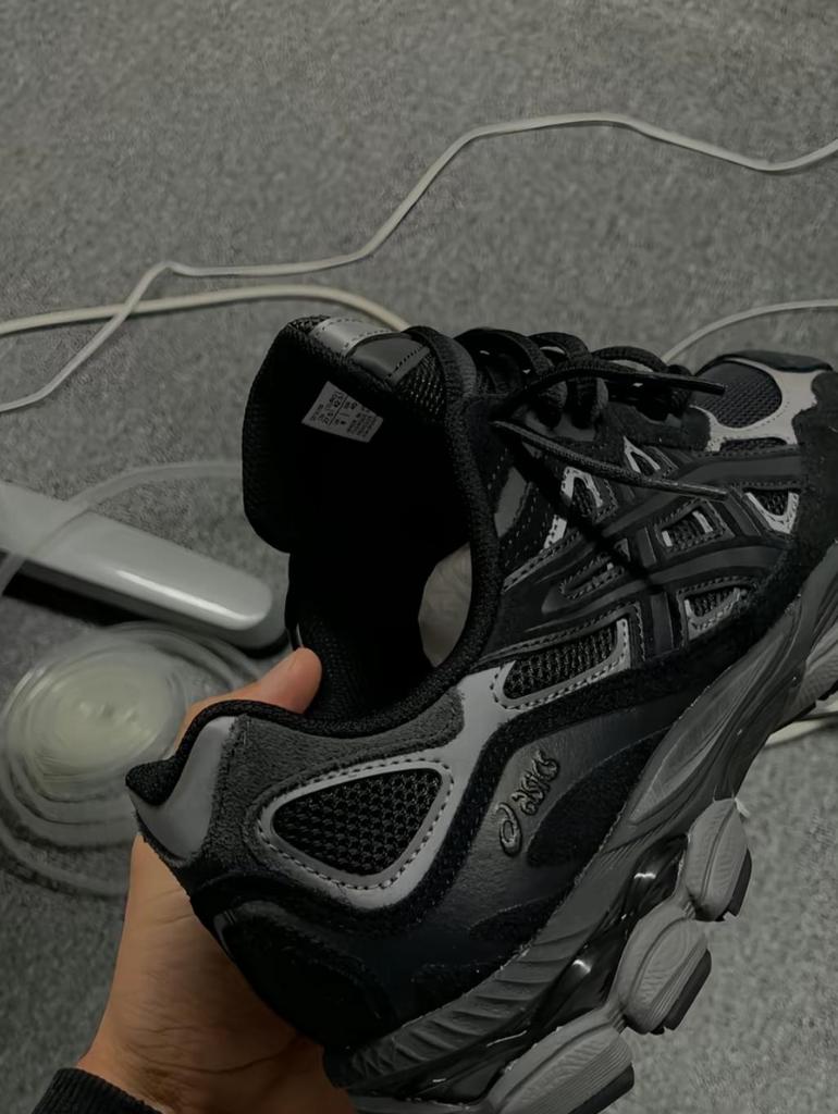ASICS Gel-nyc Zwart/Zilver, Kleding | Heren, Schoenen, Ophalen of Verzenden, Zo goed als nieuw, Zwart, Sneakers of Gympen
