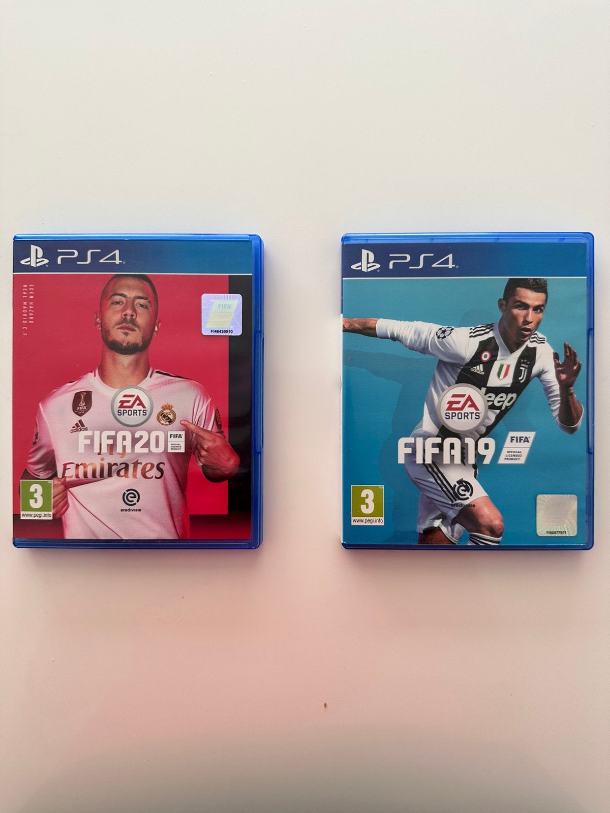 FIFA 19 & FIFA 20 PS4 – in Goede Staat, Ophalen, Zo goed als nieuw, Sport, 3 spelers of meer