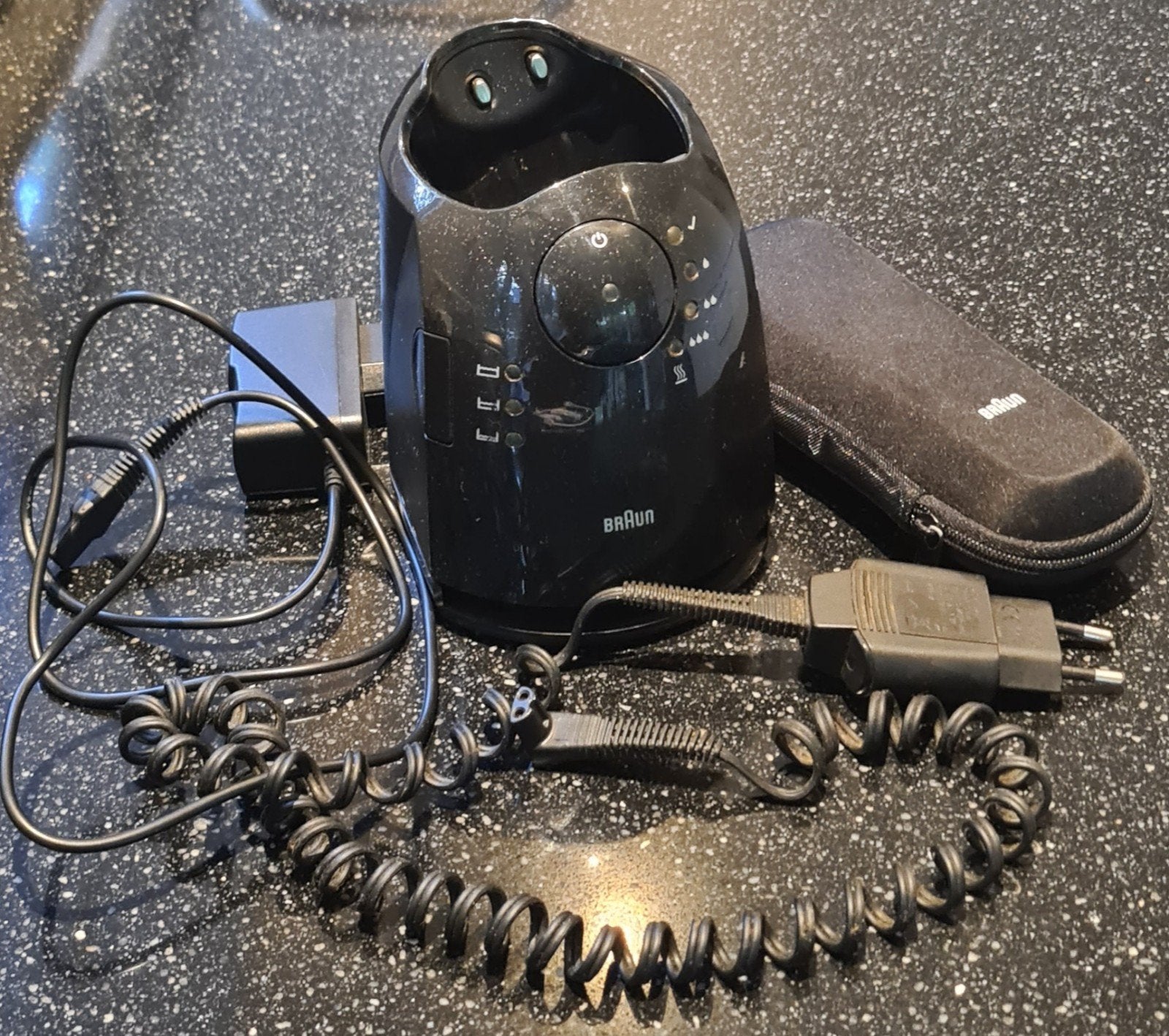 Braun scheerapparaat reinigingsstation met accessoires, Ophalen, Gebruikt, Scheren en Epileren