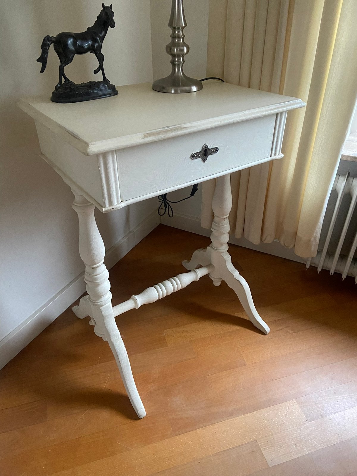 Telefoon tafeltje bijzet tafel creme wit brocante, Ophalen